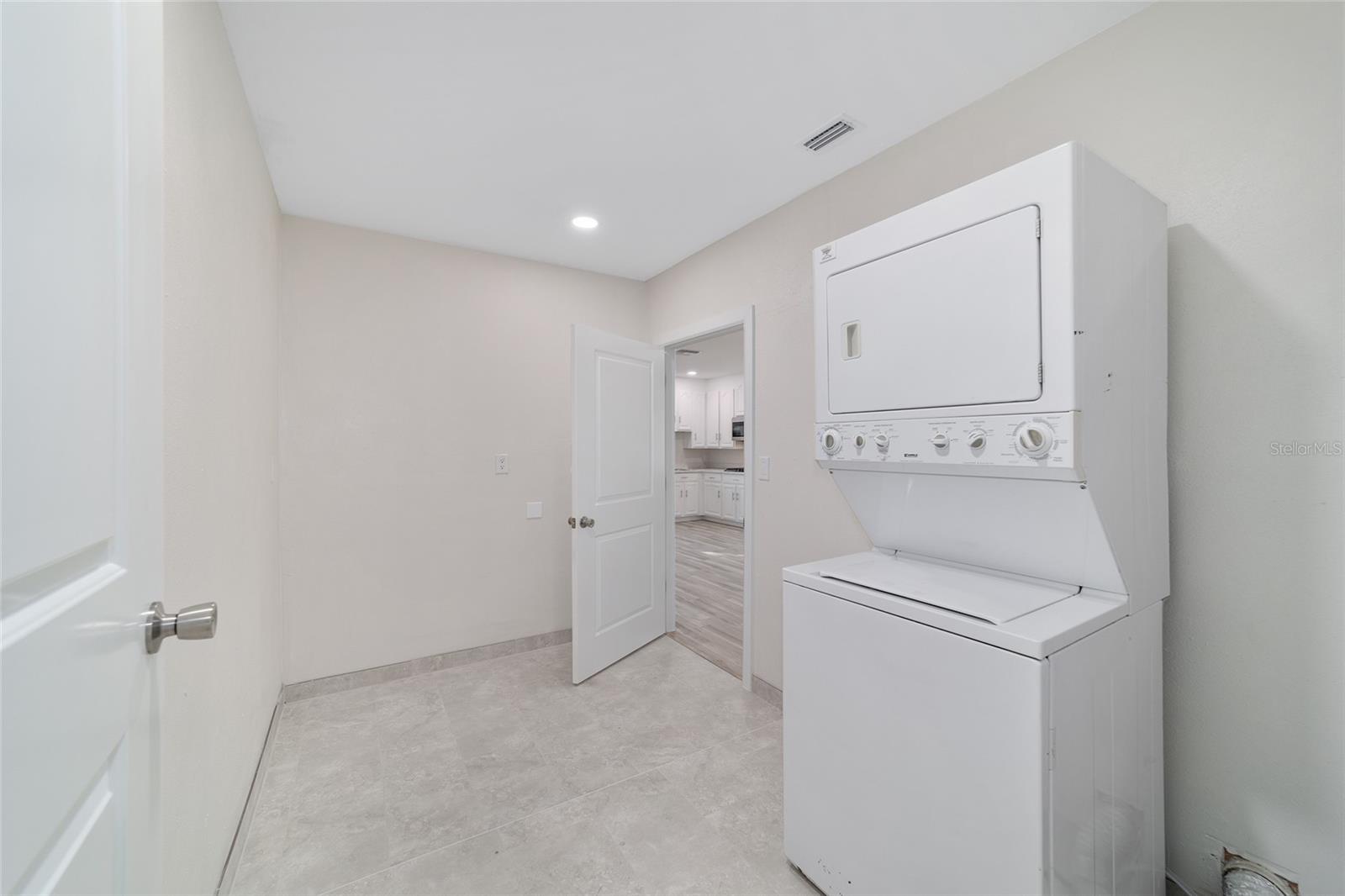 Image 48 of 92 For 1112 44th Avenue