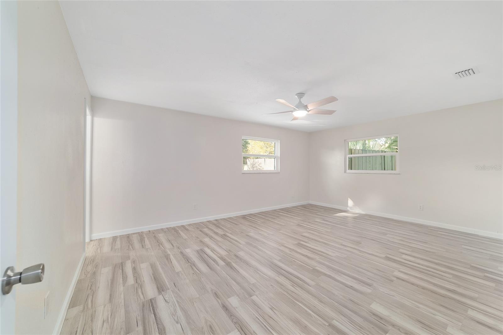 Image 62 of 92 For 1112 44th Avenue