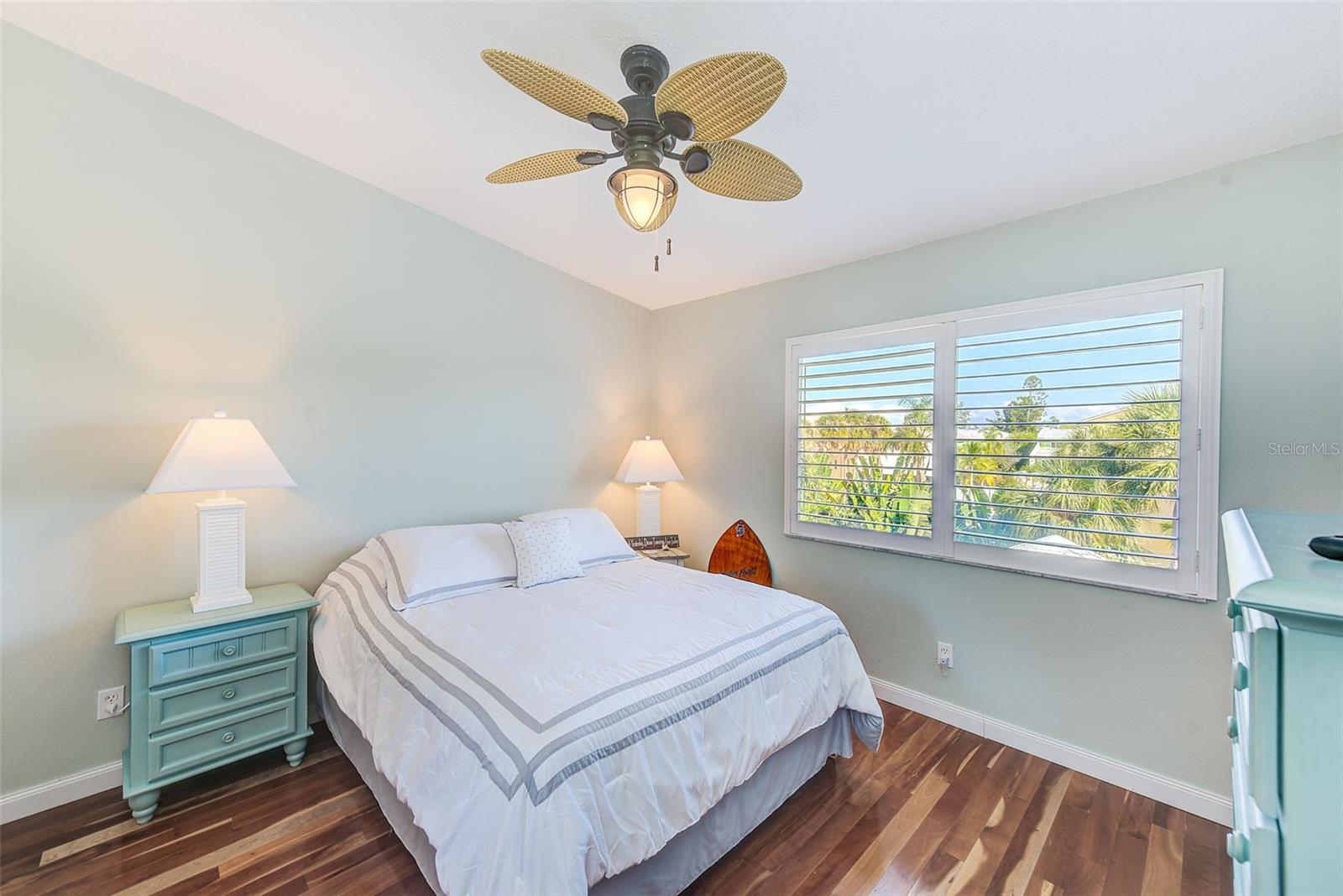 Listing photo id 17 for 205 Marcdale Boulevard