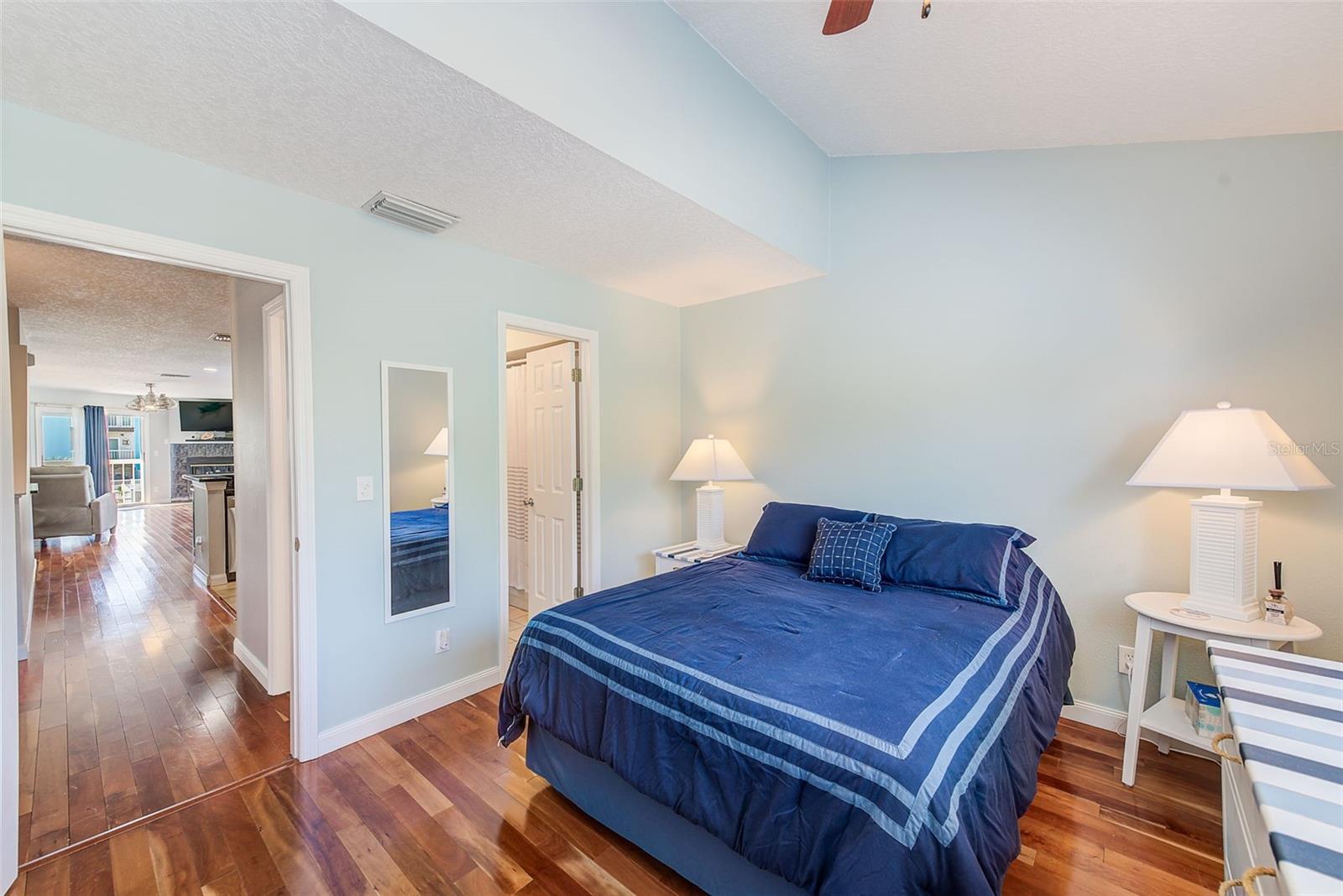 Listing photo id 22 for 205 Marcdale Boulevard