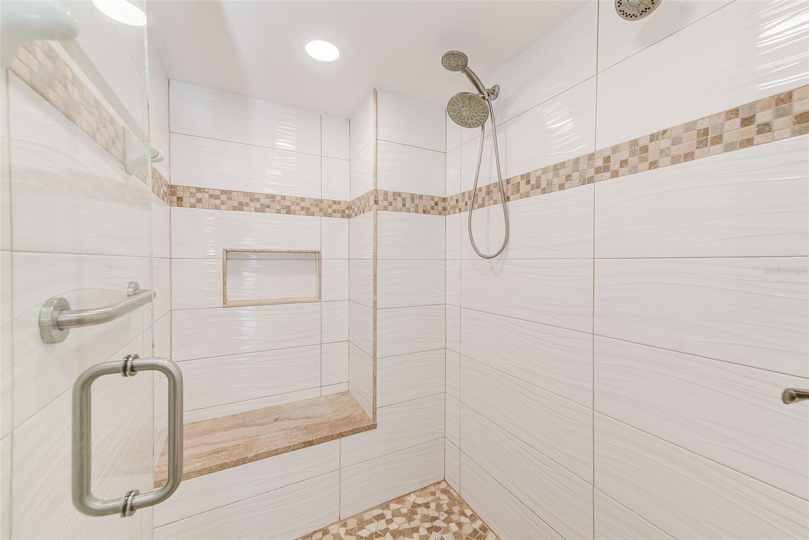 Listing photo id 27 for 205 Marcdale Boulevard