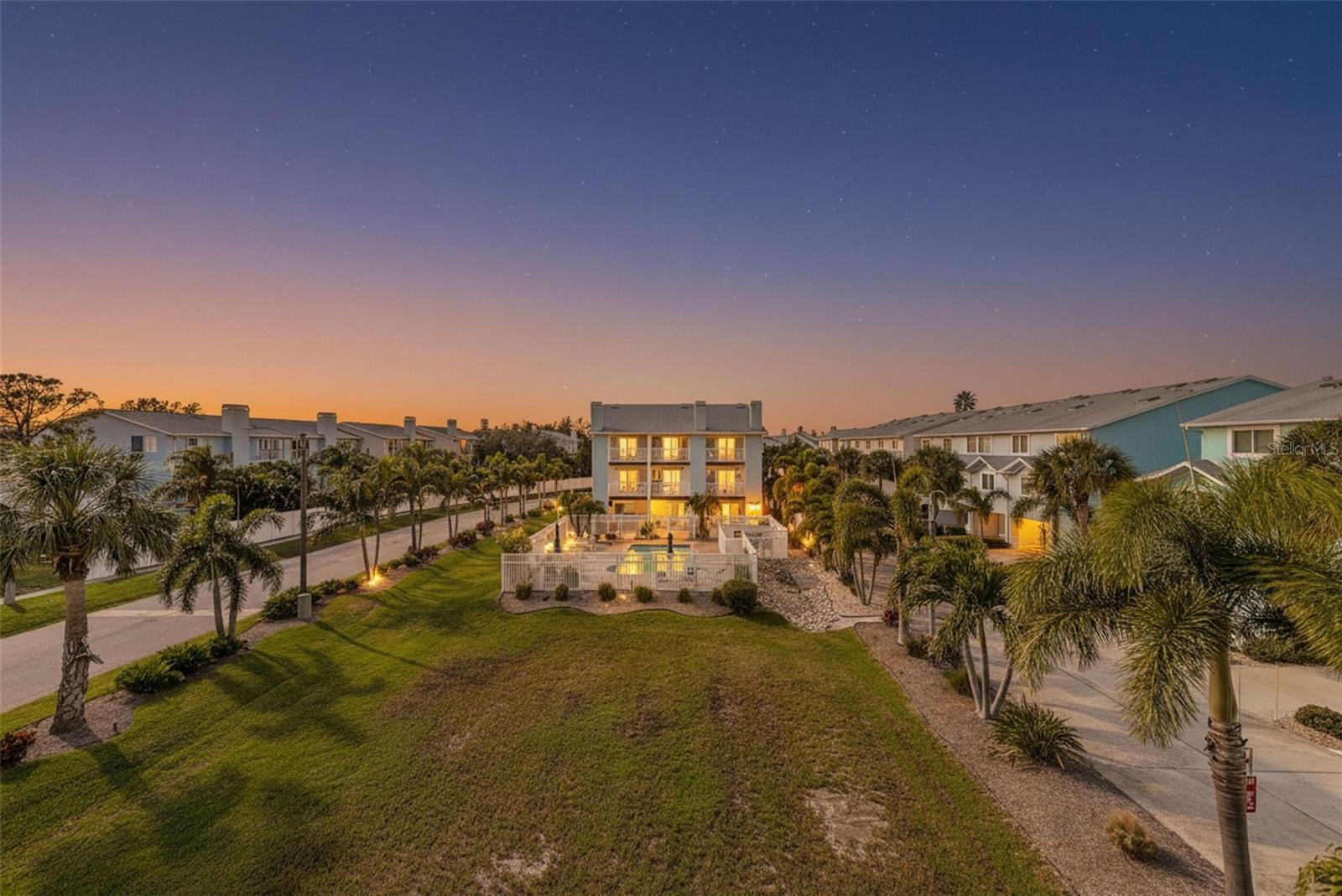 Listing photo id 38 for 205 Marcdale Boulevard