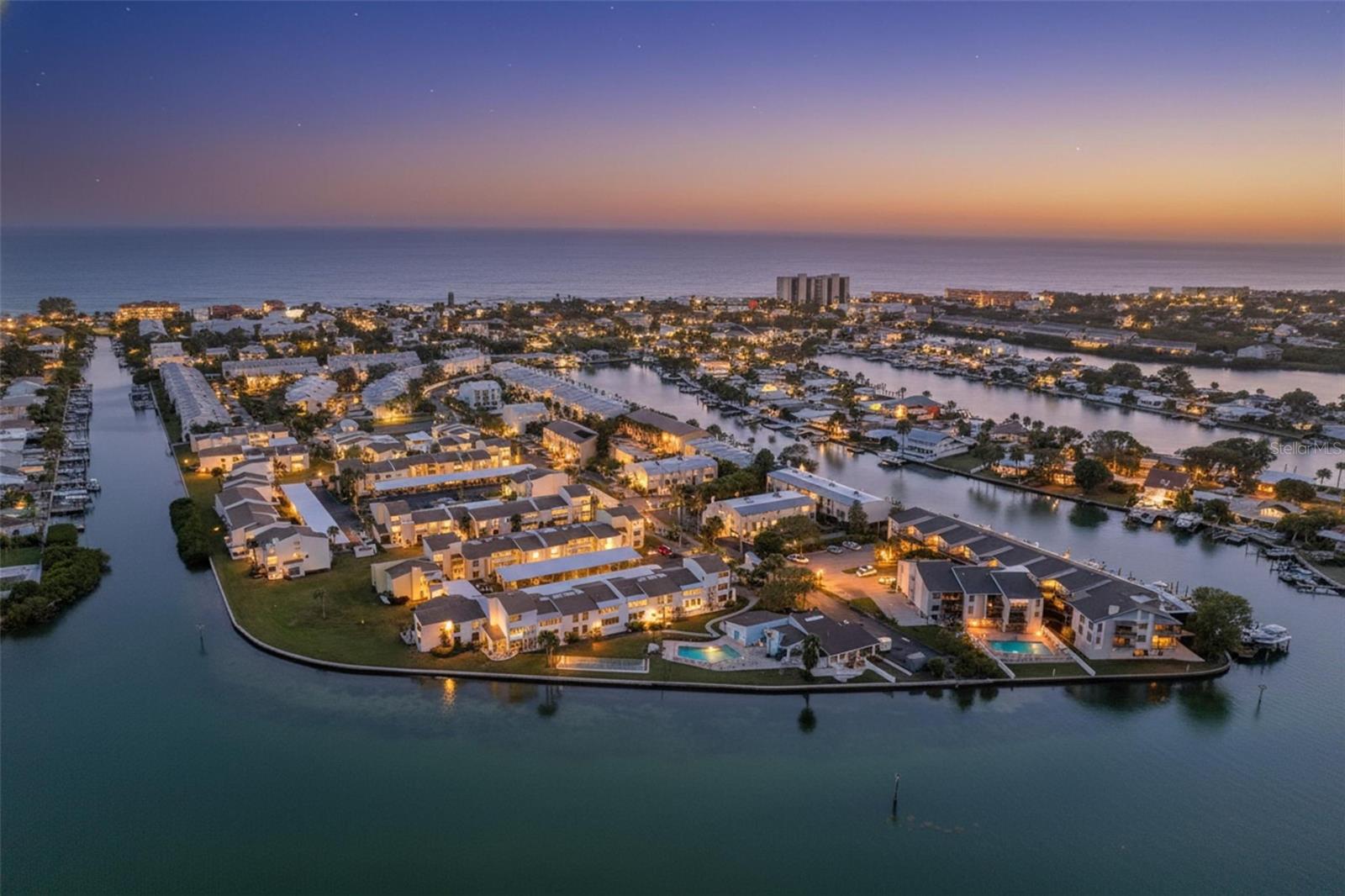 Listing photo id 39 for 205 Marcdale Boulevard