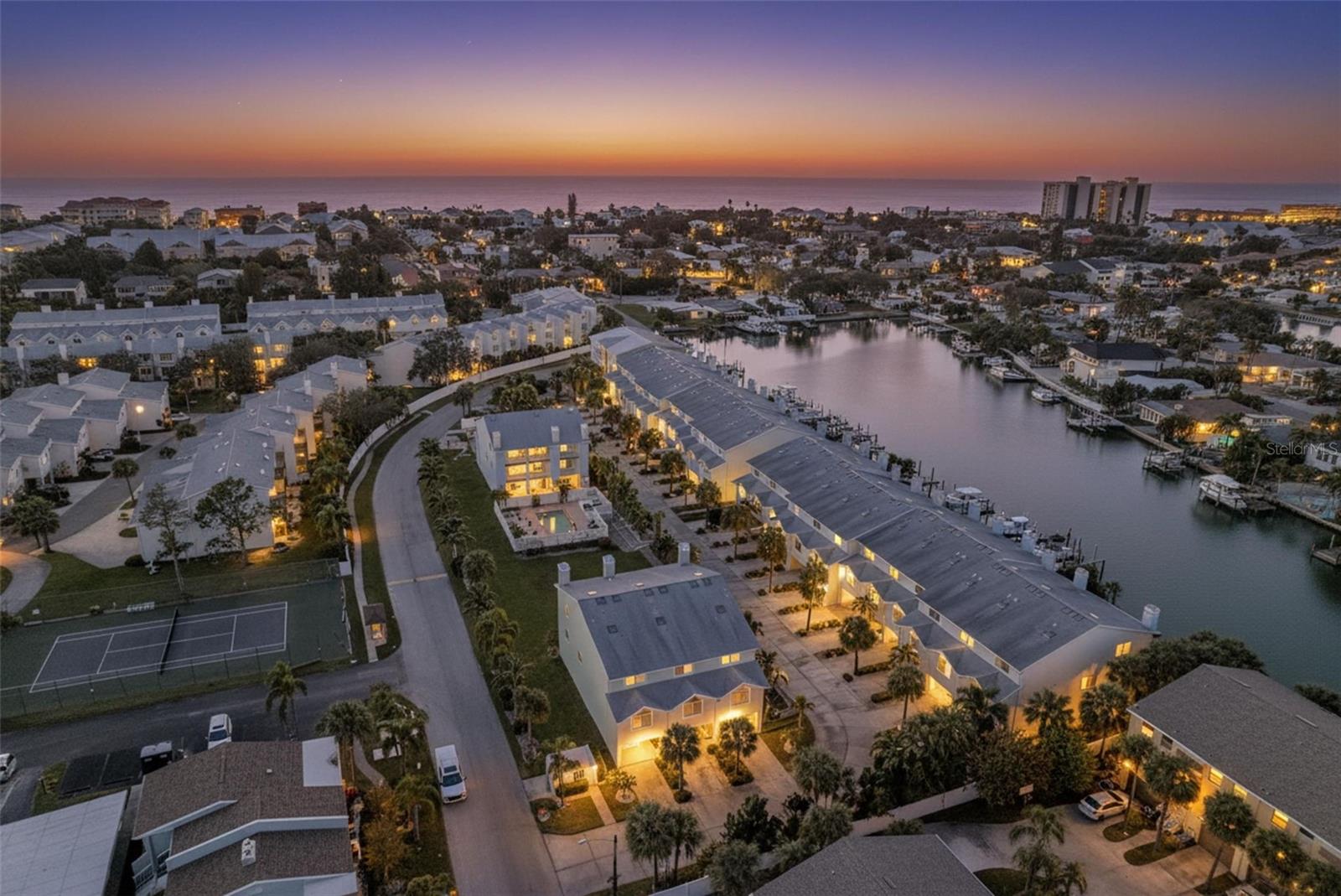 Listing photo id 40 for 205 Marcdale Boulevard