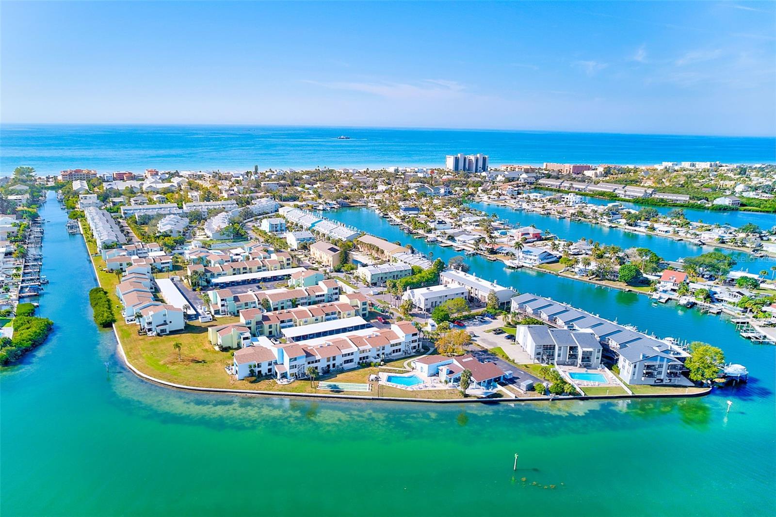 Listing photo id 41 for 205 Marcdale Boulevard