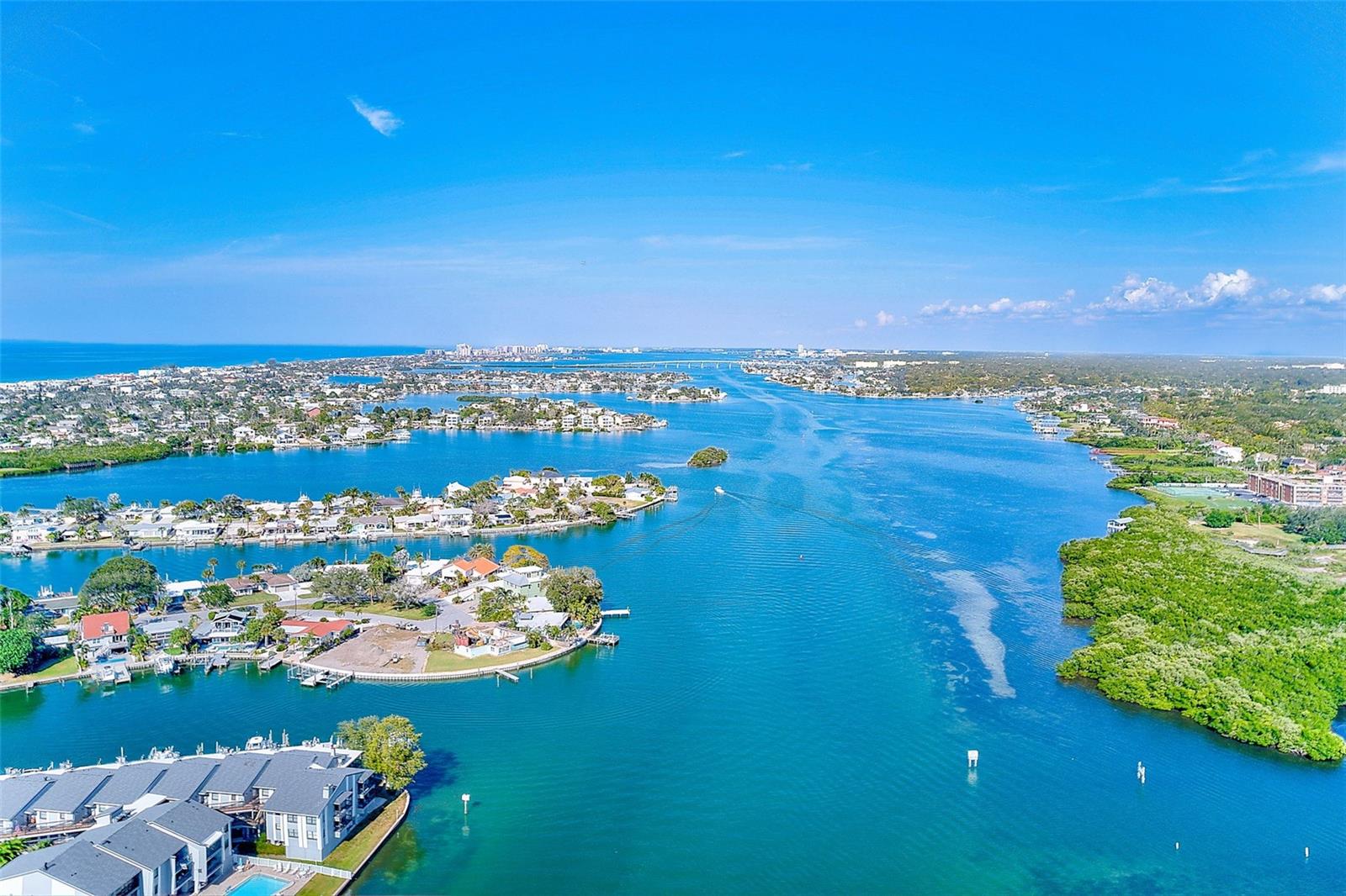 Listing photo id 42 for 205 Marcdale Boulevard