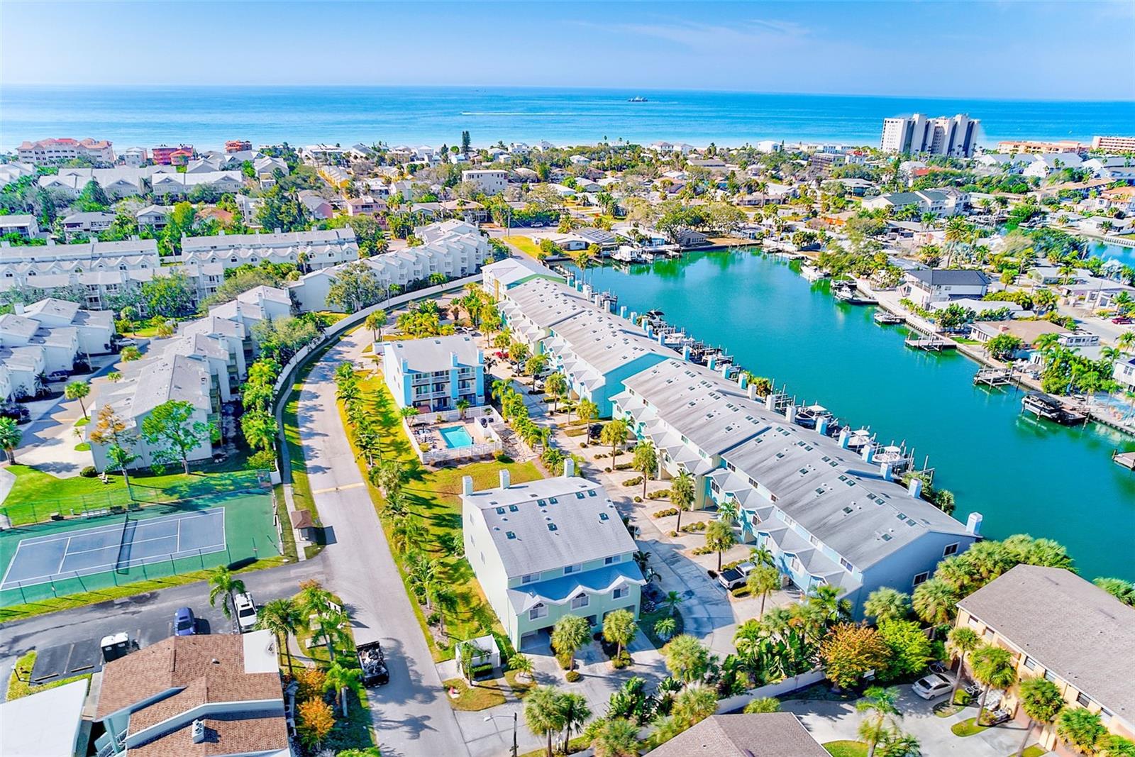 Listing photo id 47 for 205 Marcdale Boulevard