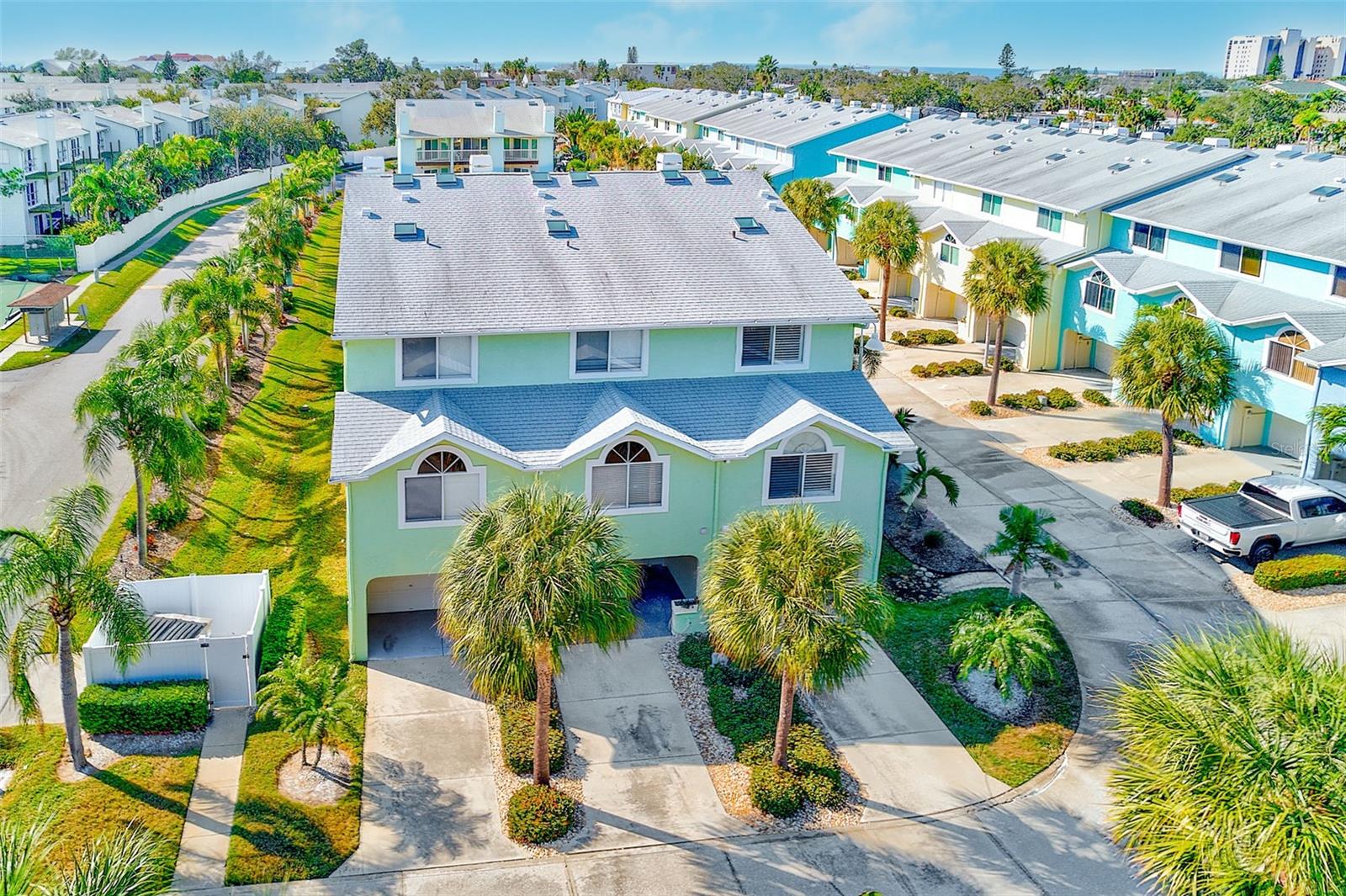 Listing photo id 48 for 205 Marcdale Boulevard