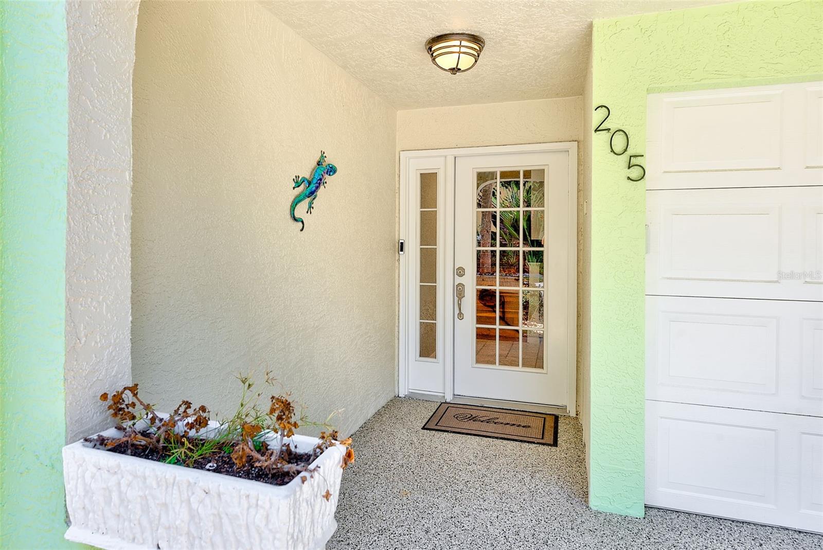 Listing photo id 54 for 205 Marcdale Boulevard