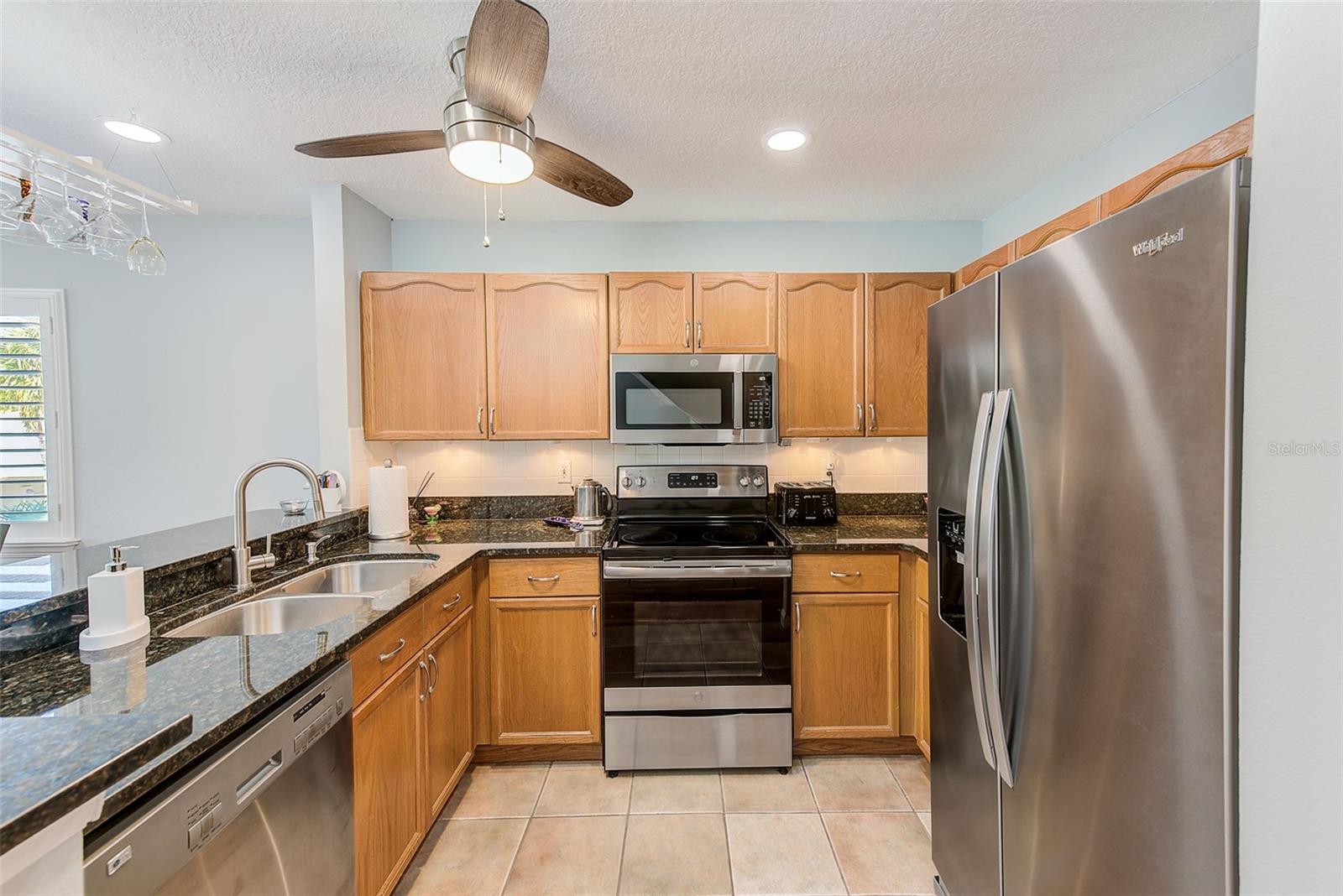 Listing photo id 6 for 205 Marcdale Boulevard