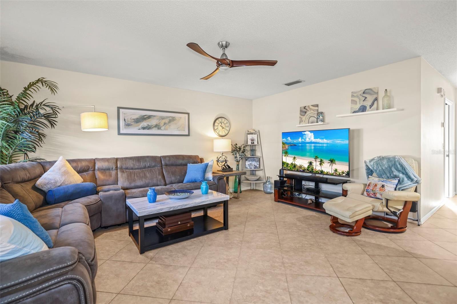 Image 4 of 25 For 2201 Holkham Place 2201