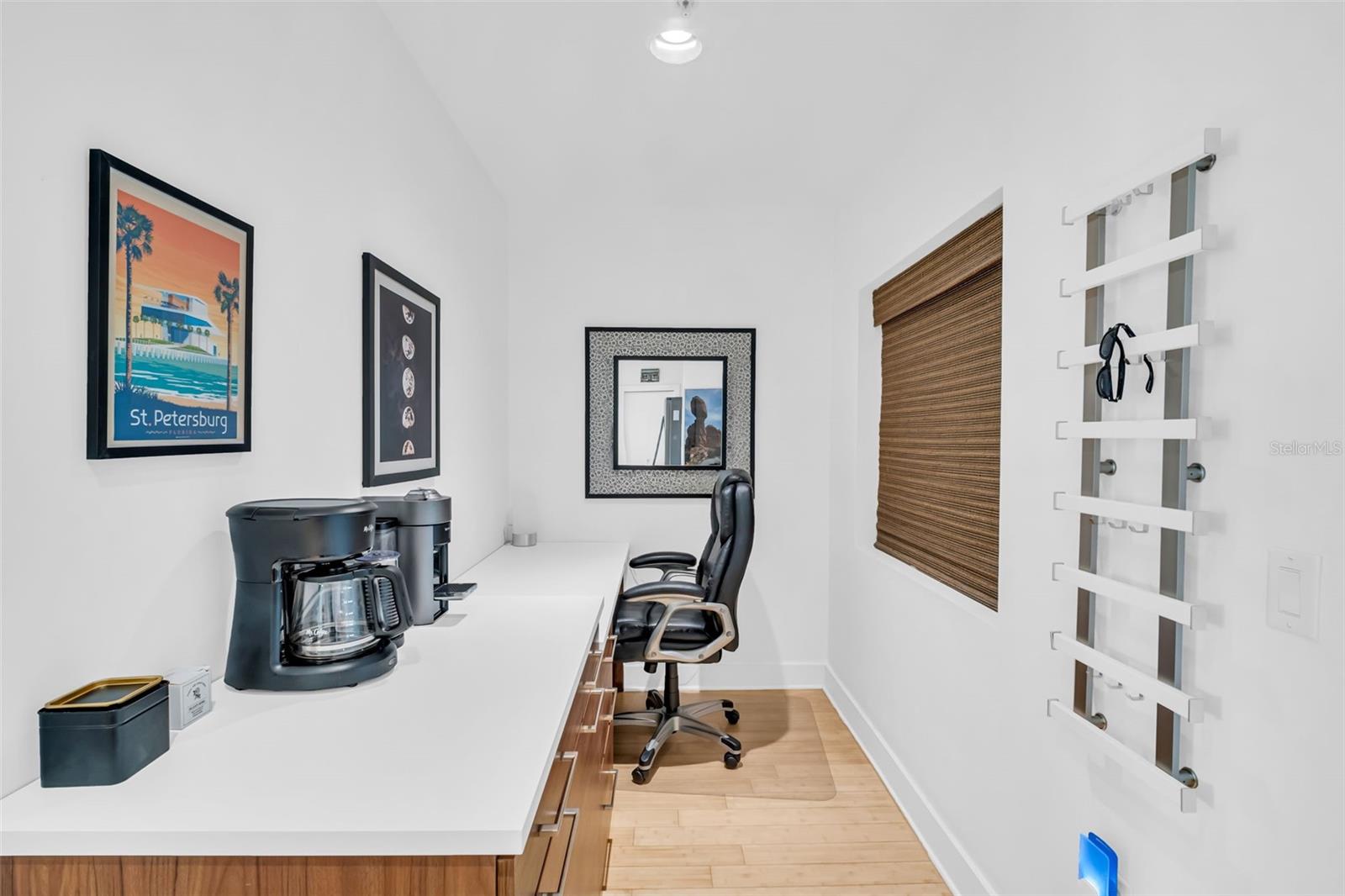 Image 10 of 51 For 1010 Central Avenue 427