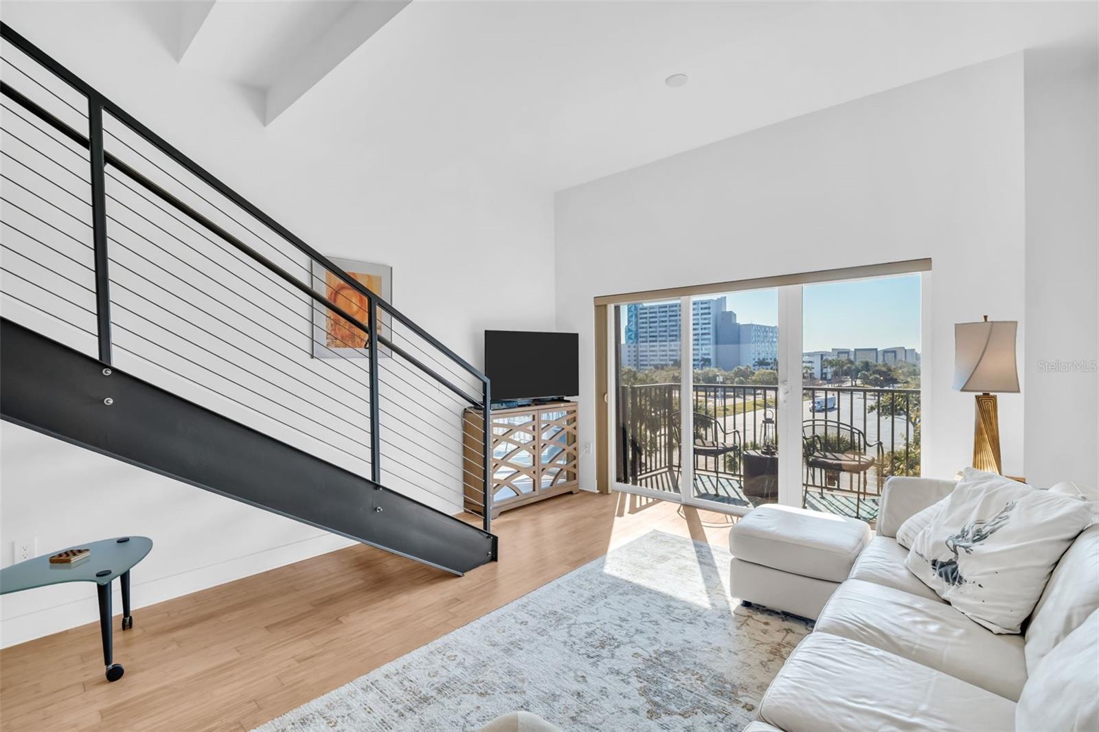 Image 11 of 51 For 1010 Central Avenue 427