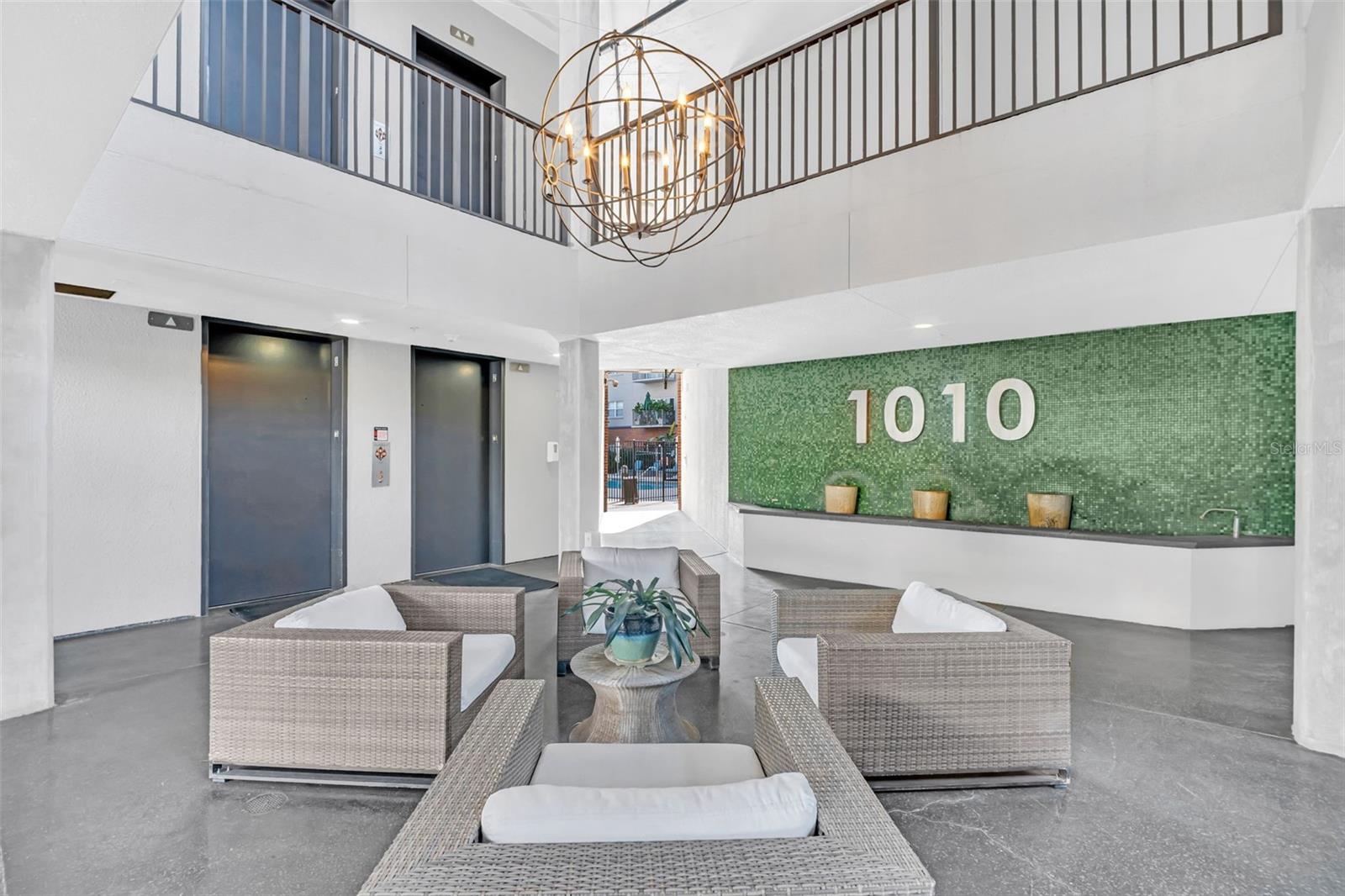 Image 2 of 51 For 1010 Central Avenue 427