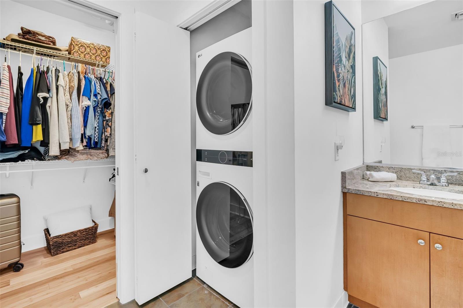 Image 26 of 51 For 1010 Central Avenue 427