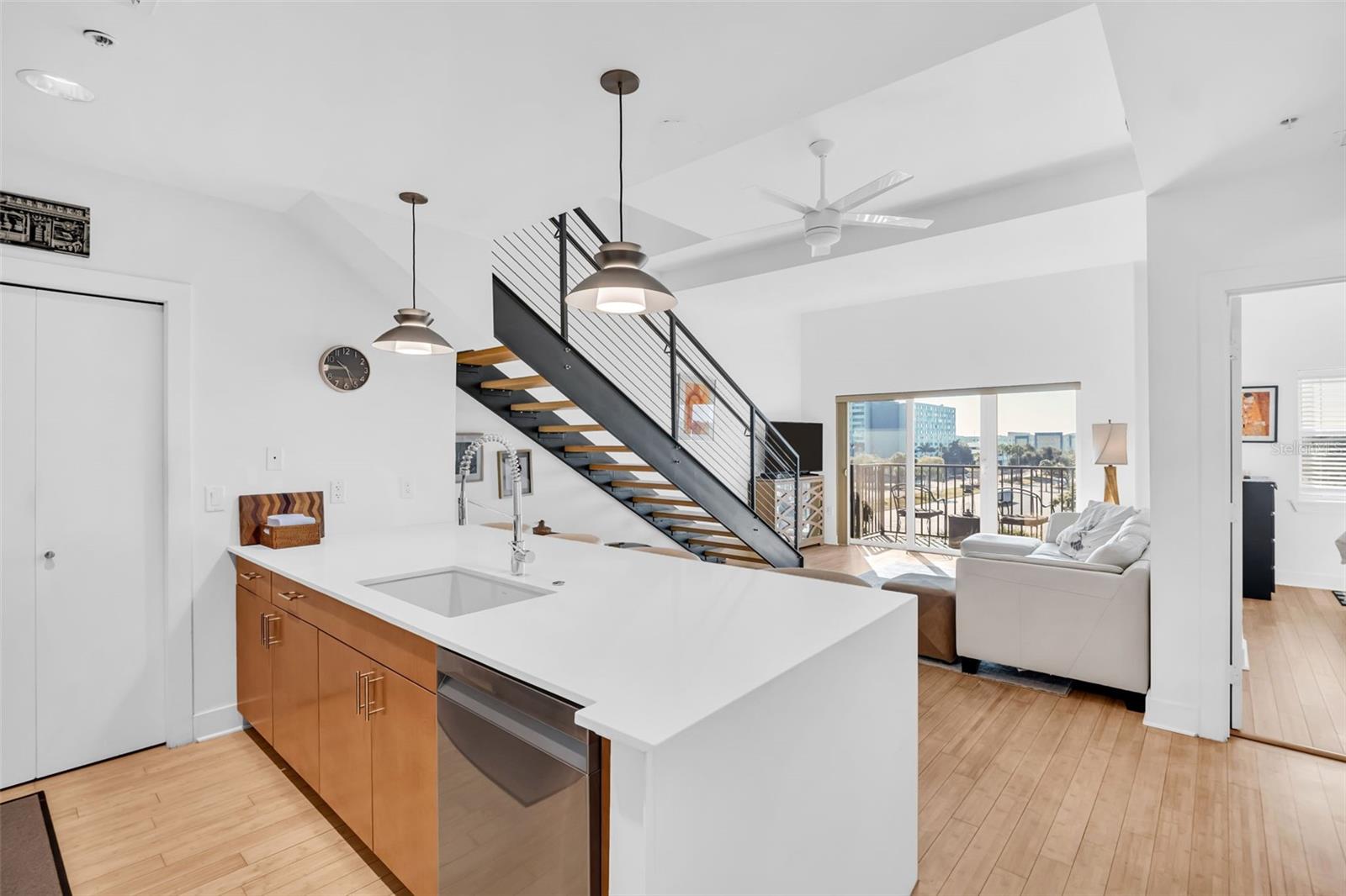 Image 4 of 51 For 1010 Central Avenue 427