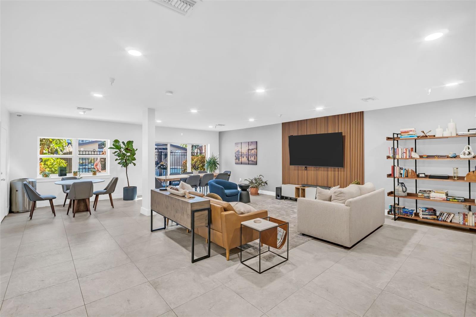 Image 41 of 51 For 1010 Central Avenue 427