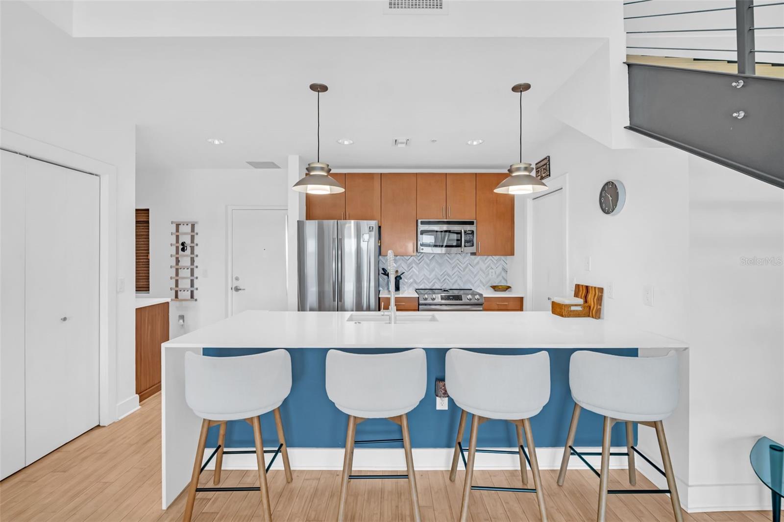 Image 5 of 51 For 1010 Central Avenue 427