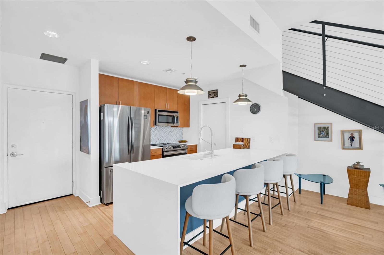 Image 6 of 51 For 1010 Central Avenue 427