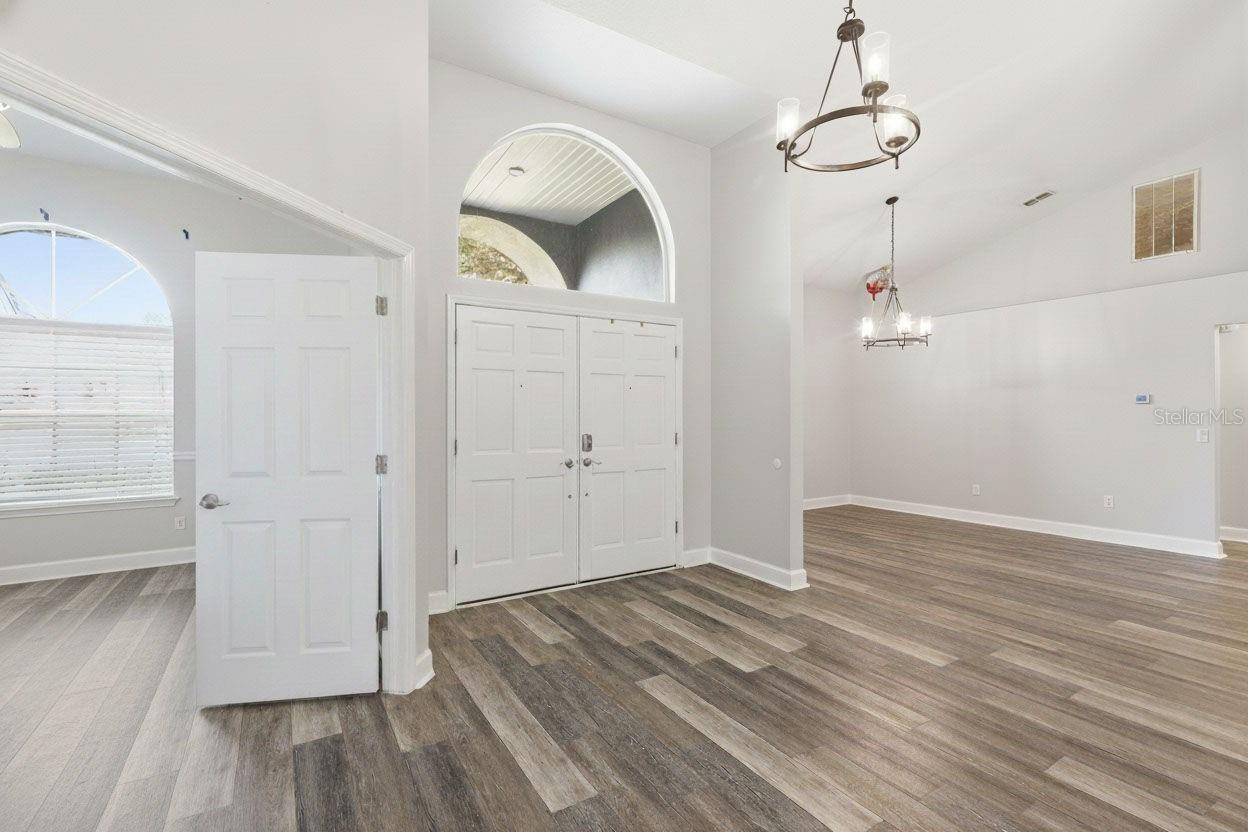 Image 16 of 77 For 3042 Colonial Ridge Drive