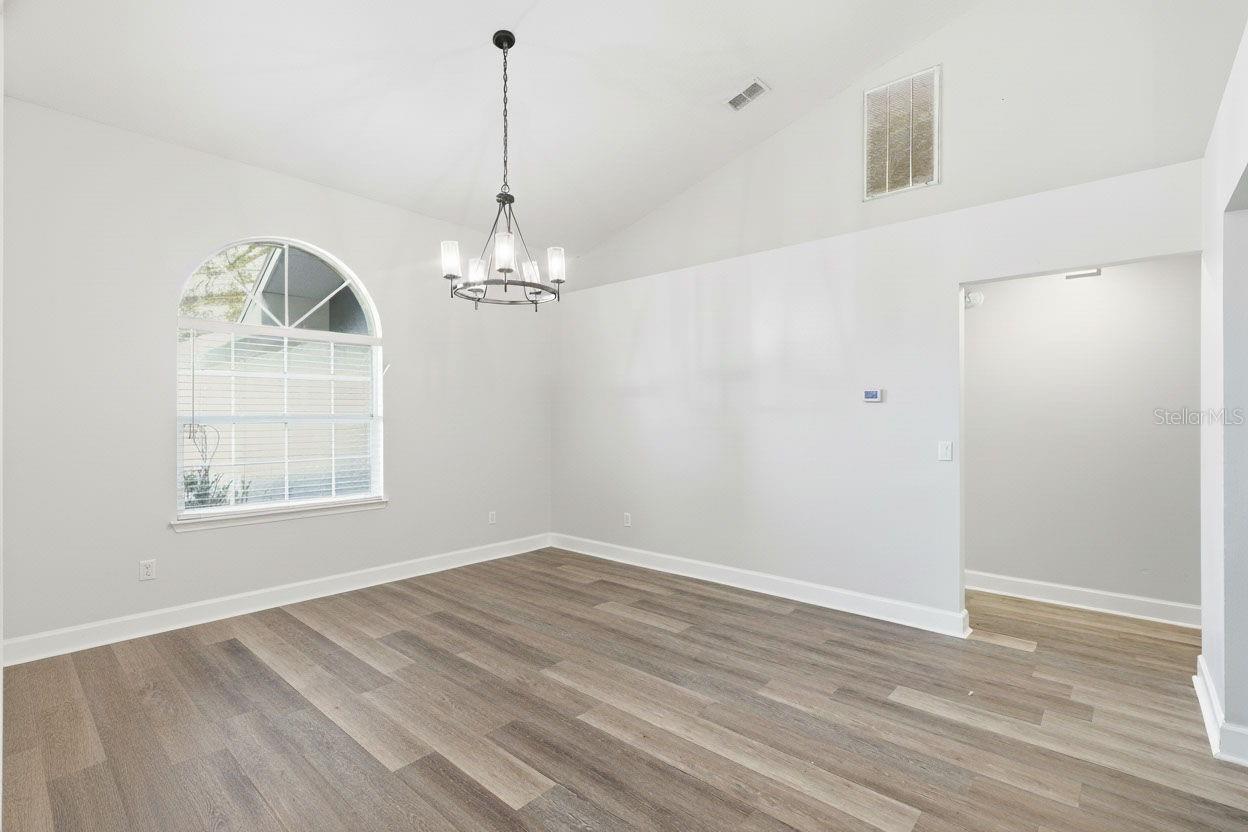 Image 19 of 77 For 3042 Colonial Ridge Drive