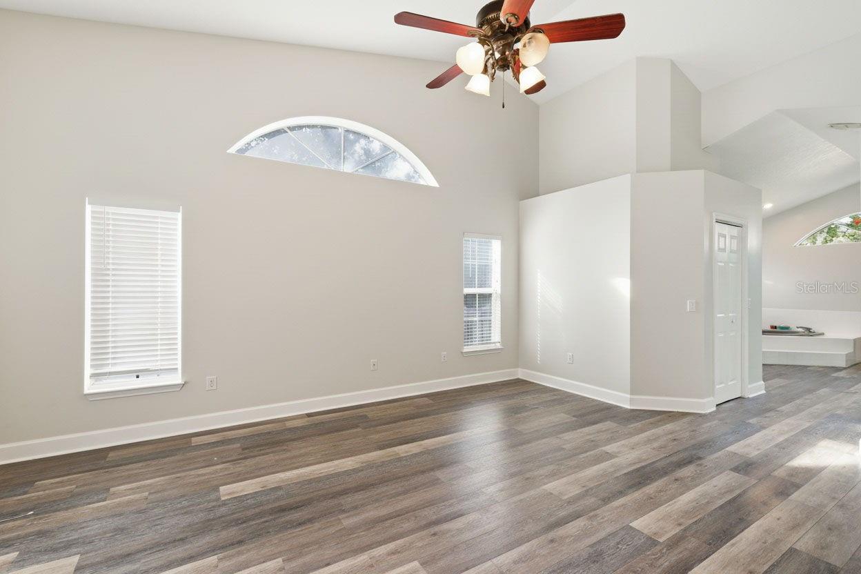 Image 37 of 77 For 3042 Colonial Ridge Drive