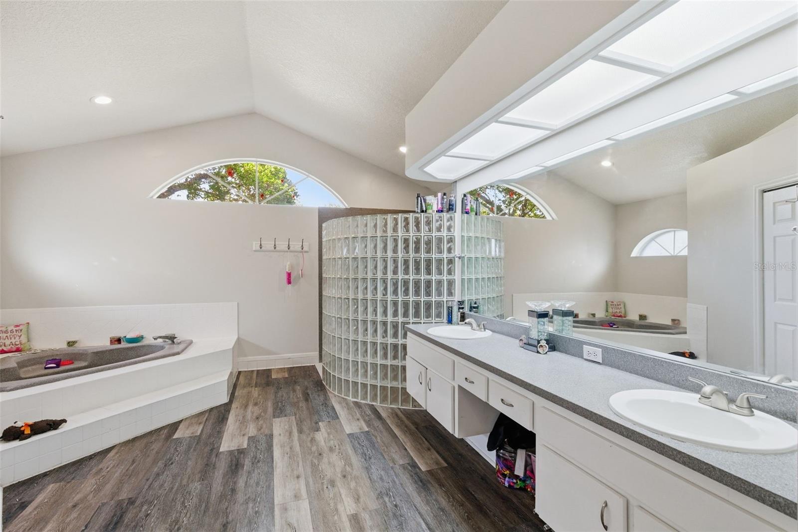 Image 39 of 77 For 3042 Colonial Ridge Drive