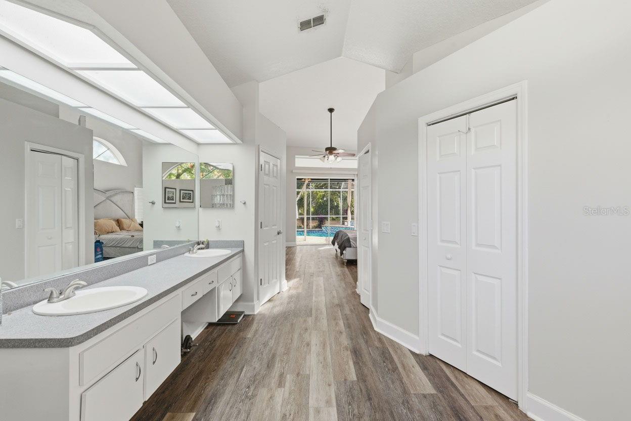 Image 42 of 77 For 3042 Colonial Ridge Drive