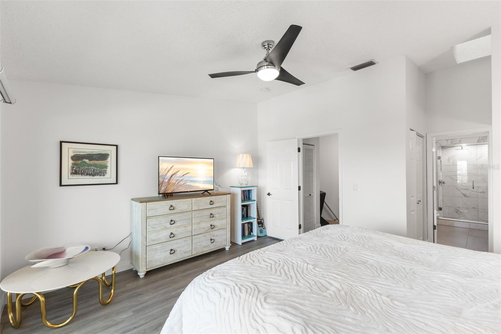 Image 20 of 34 For 343 Madeira Circle