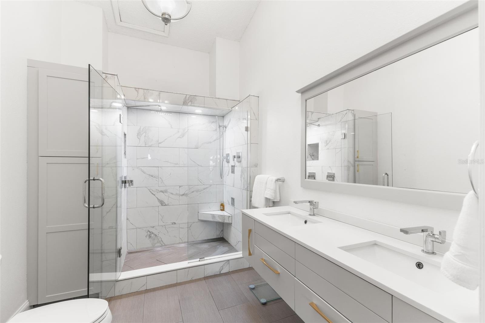 Image 22 of 34 For 343 Madeira Circle