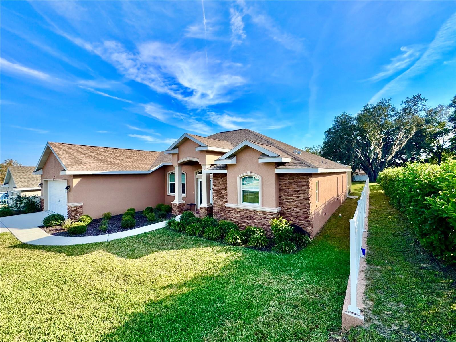 Listing photo id 0 for 2218 Heritage Oaks Path