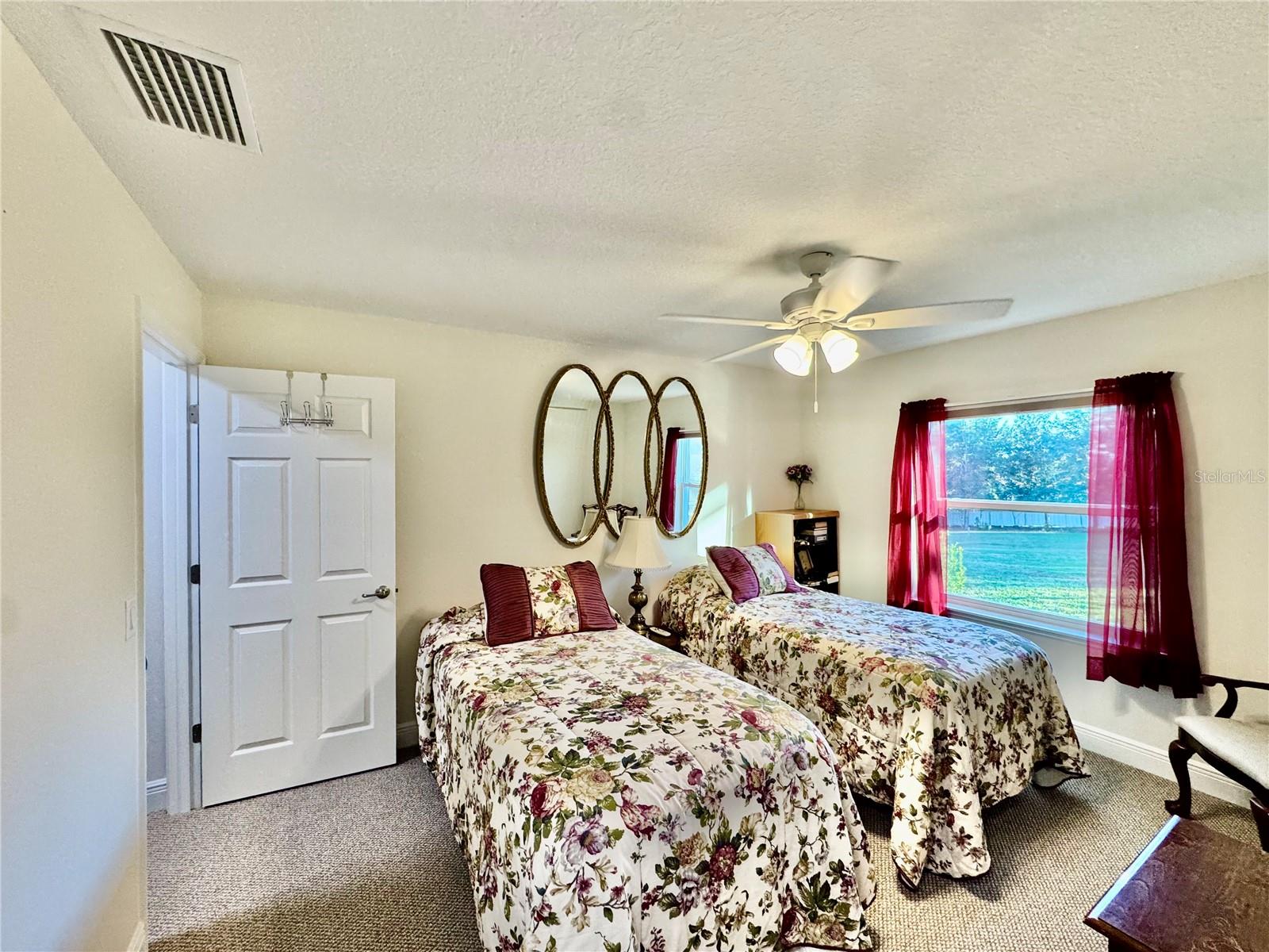 Listing photo id 20 for 2218 Heritage Oaks Path