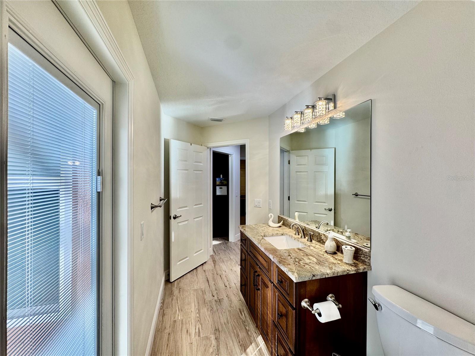 Listing photo id 24 for 2218 Heritage Oaks Path