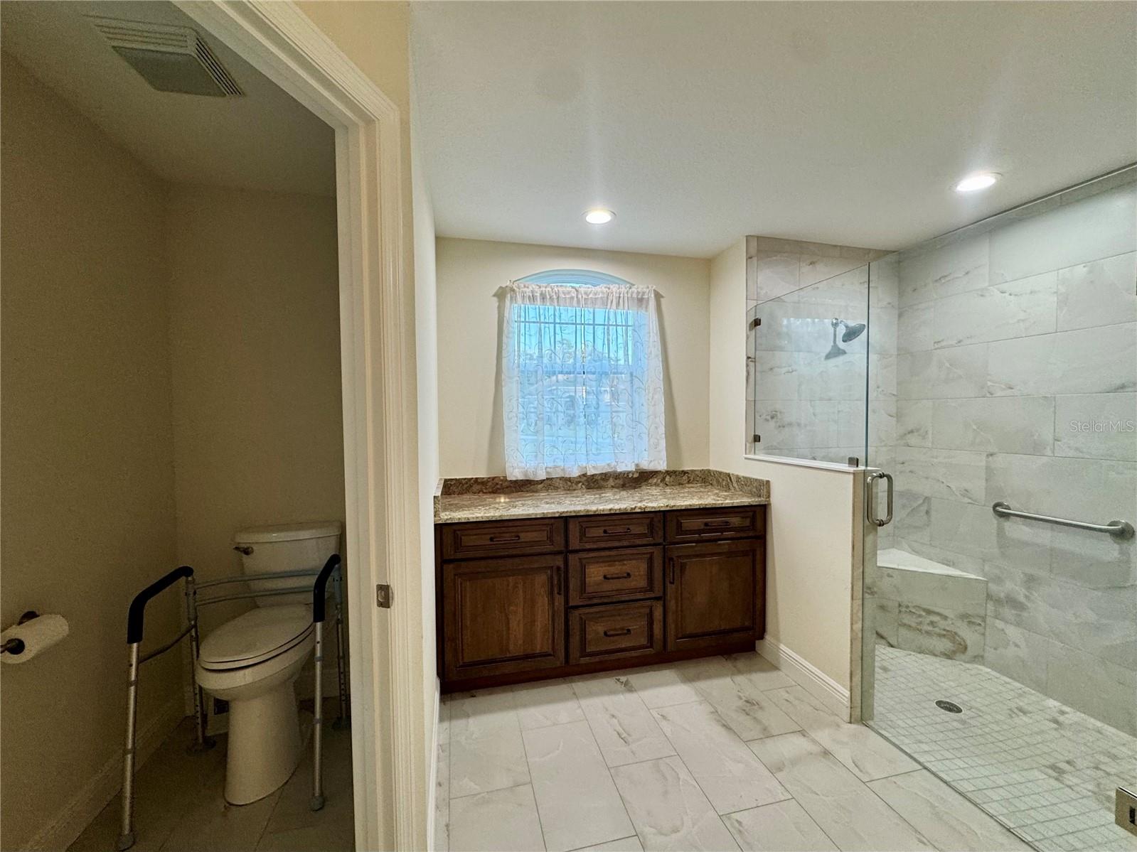 Listing photo id 38 for 2218 Heritage Oaks Path