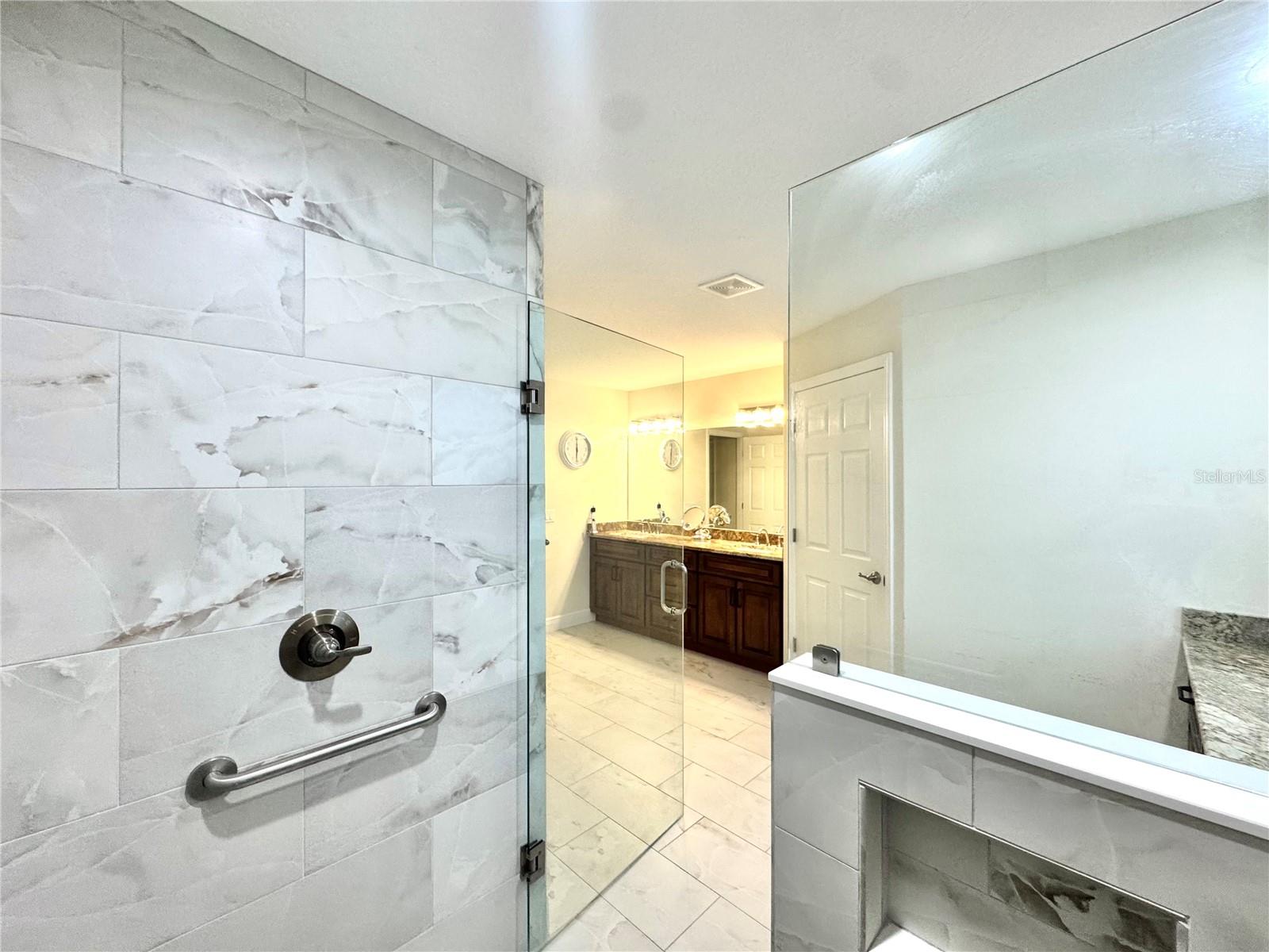 Listing photo id 41 for 2218 Heritage Oaks Path