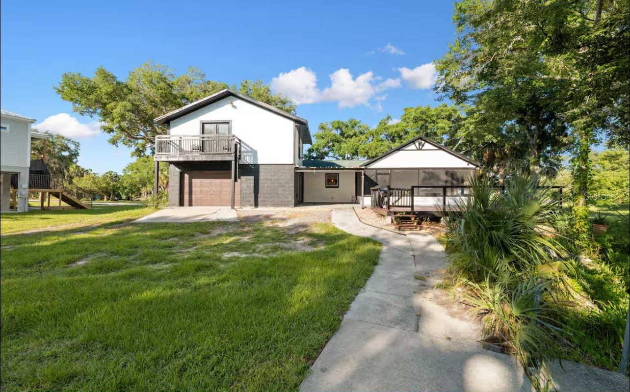 Listing photo id 12 for 2195 Slewfoot Path