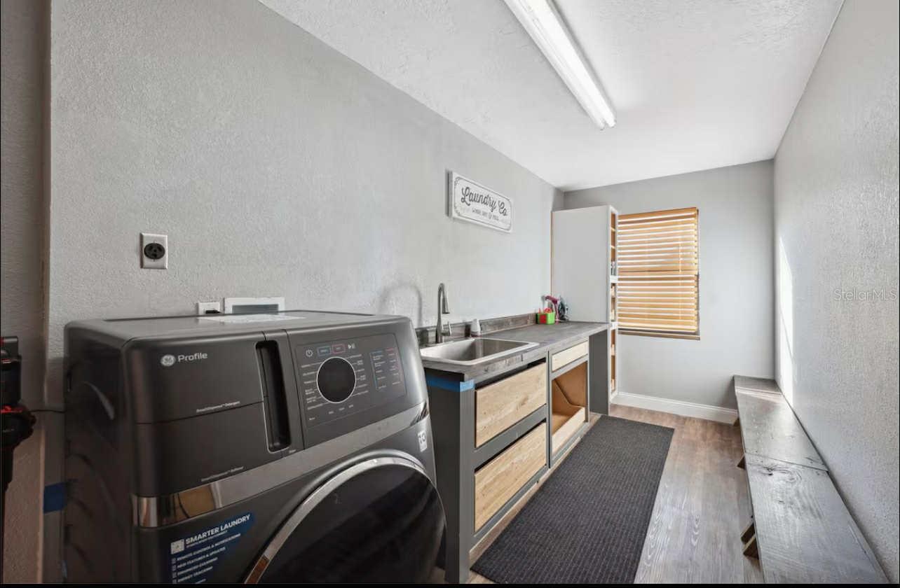 Listing photo id 18 for 2195 Slewfoot Path