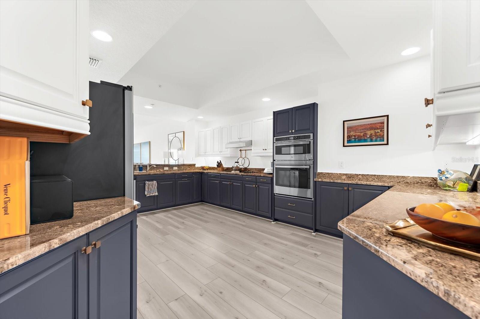 Image 17 of 99 For 17720 Gulf Boulevard A-803