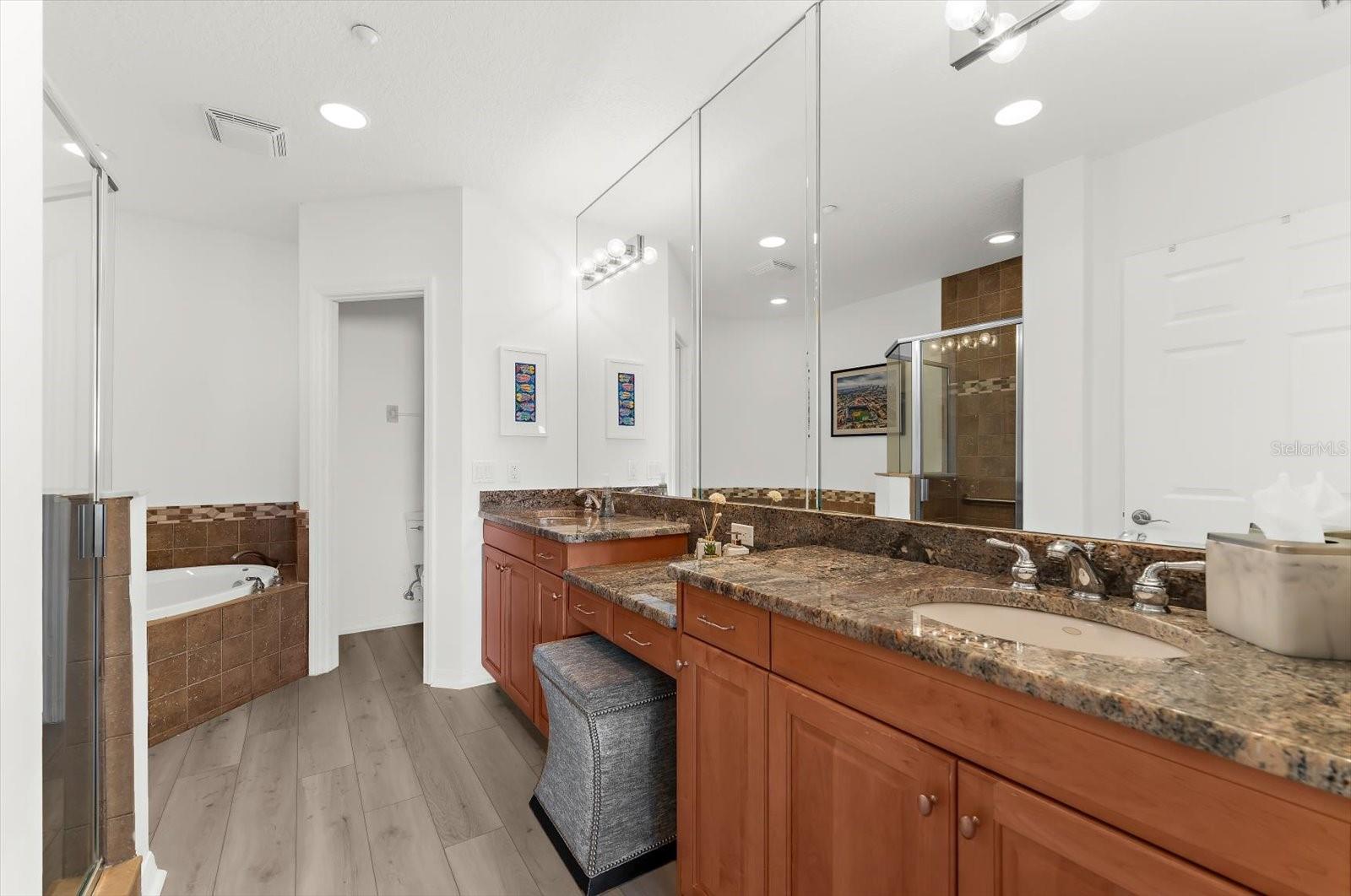 Image 35 of 99 For 17720 Gulf Boulevard A-803