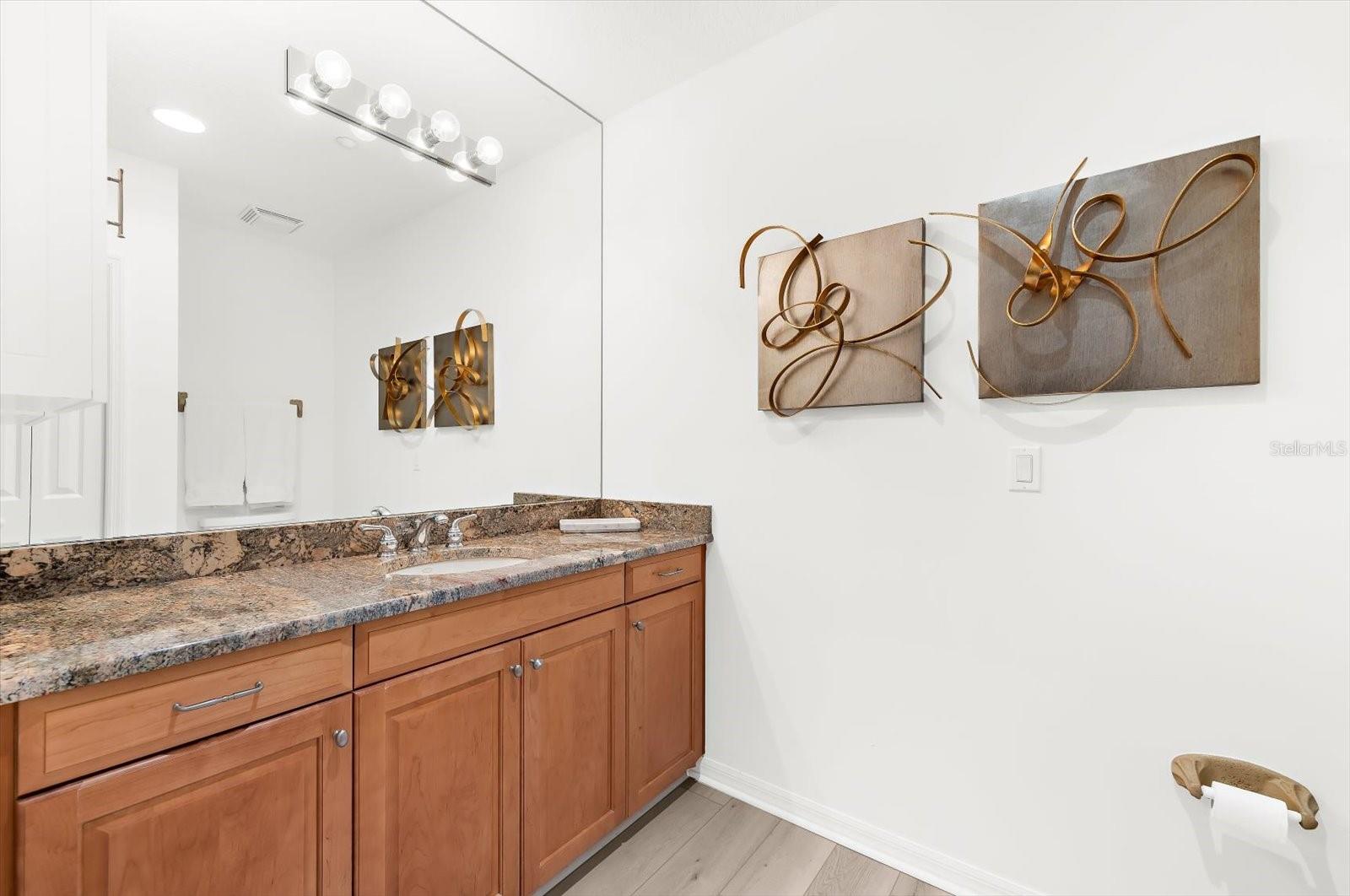 Image 45 of 99 For 17720 Gulf Boulevard A-803