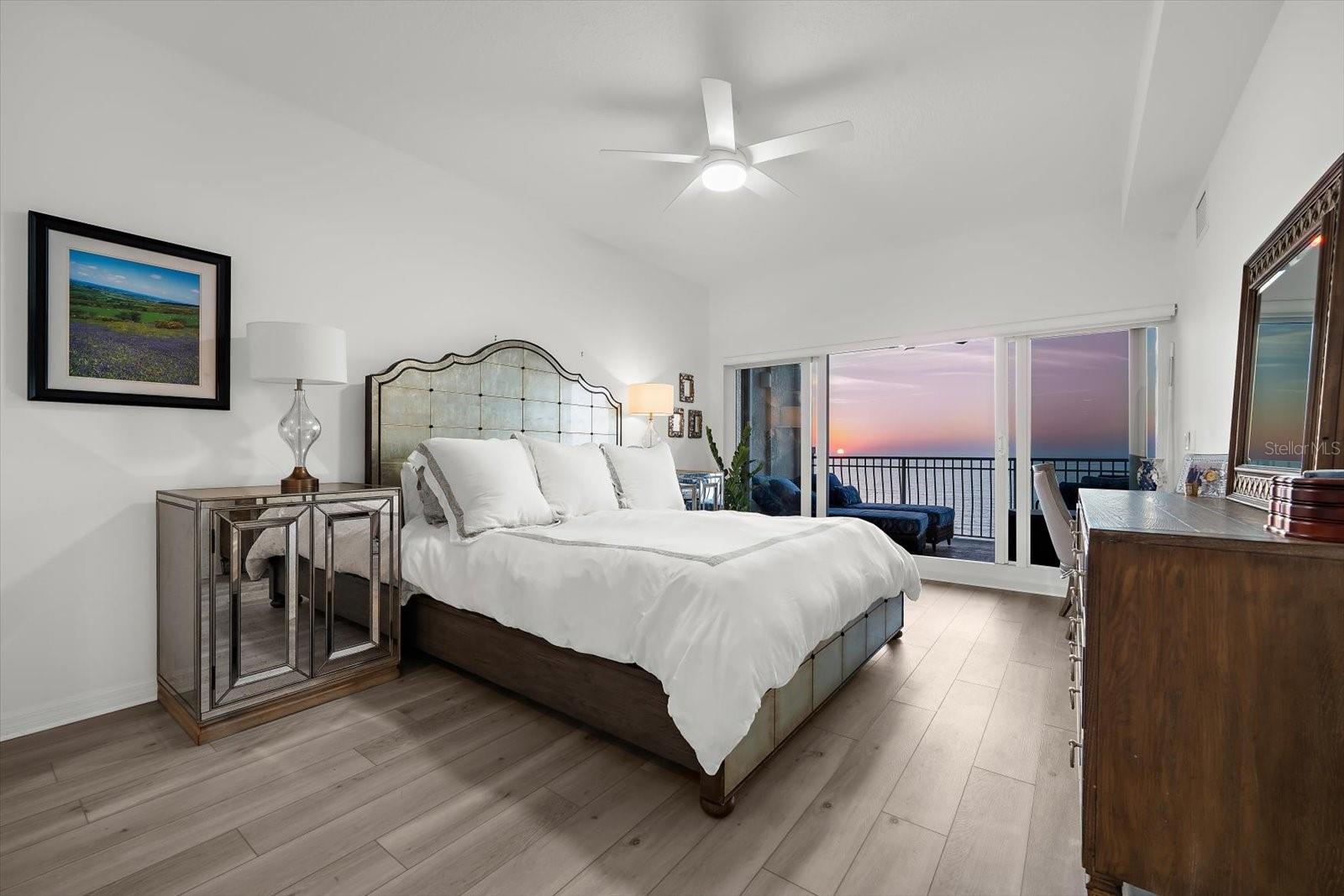 Image 79 of 99 For 17720 Gulf Boulevard A-803