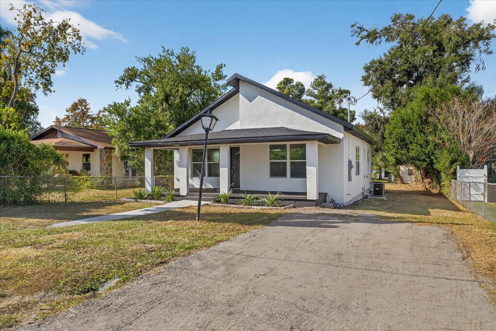 Image 10 of 36 For 1305 Burton Street