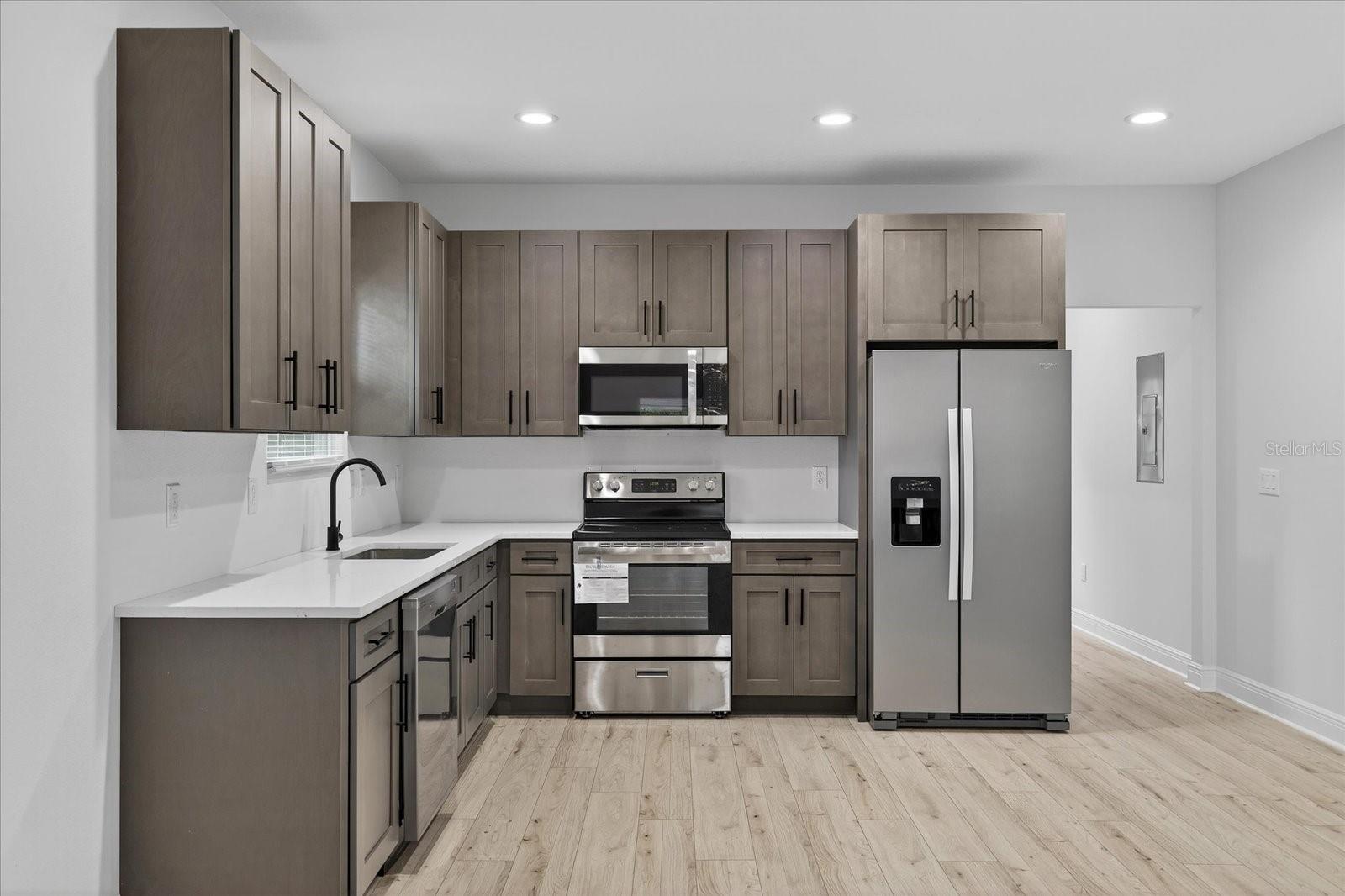 Image 15 of 36 For 1305 Burton Street