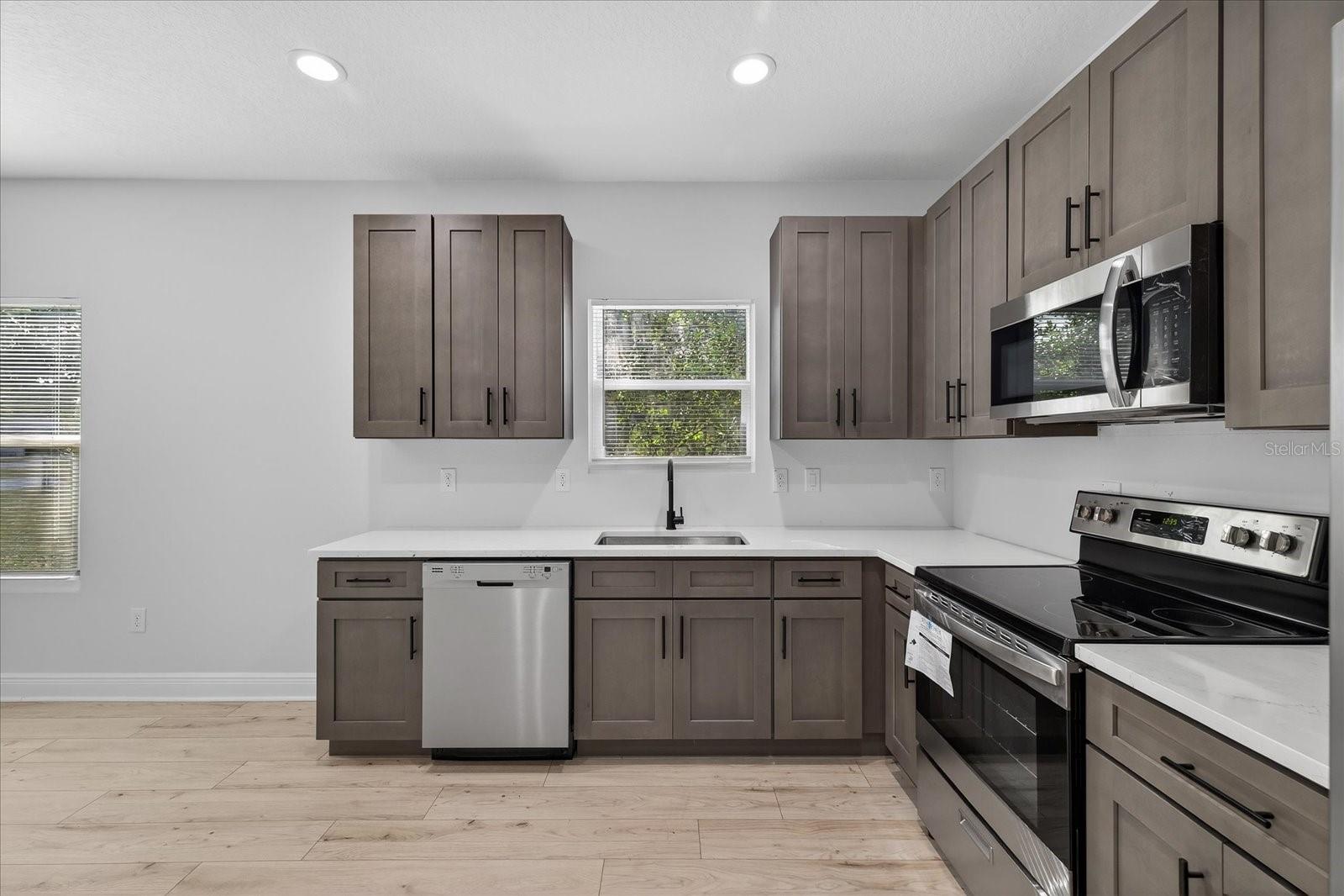 Image 16 of 36 For 1305 Burton Street