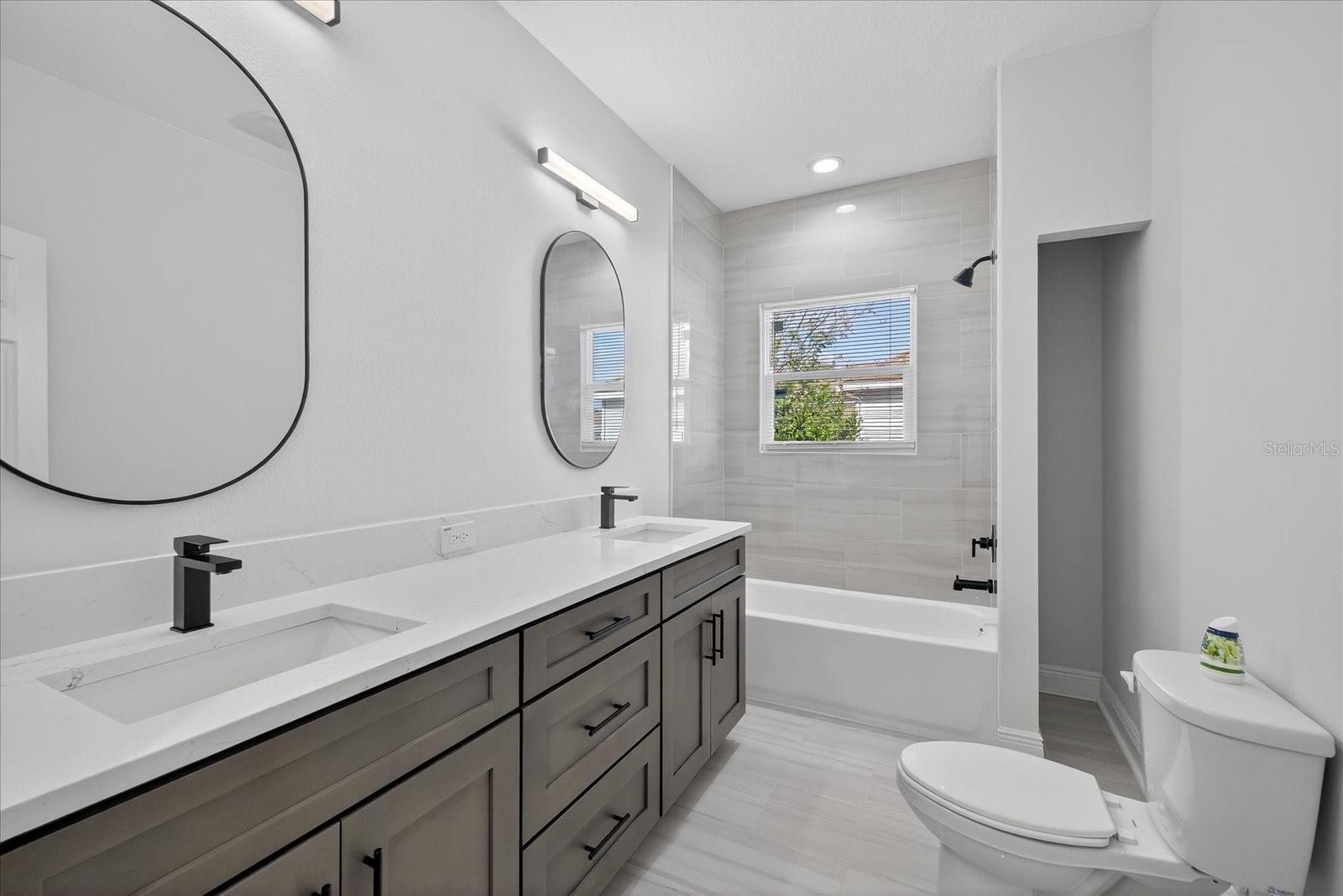 Image 19 of 36 For 1305 Burton Street