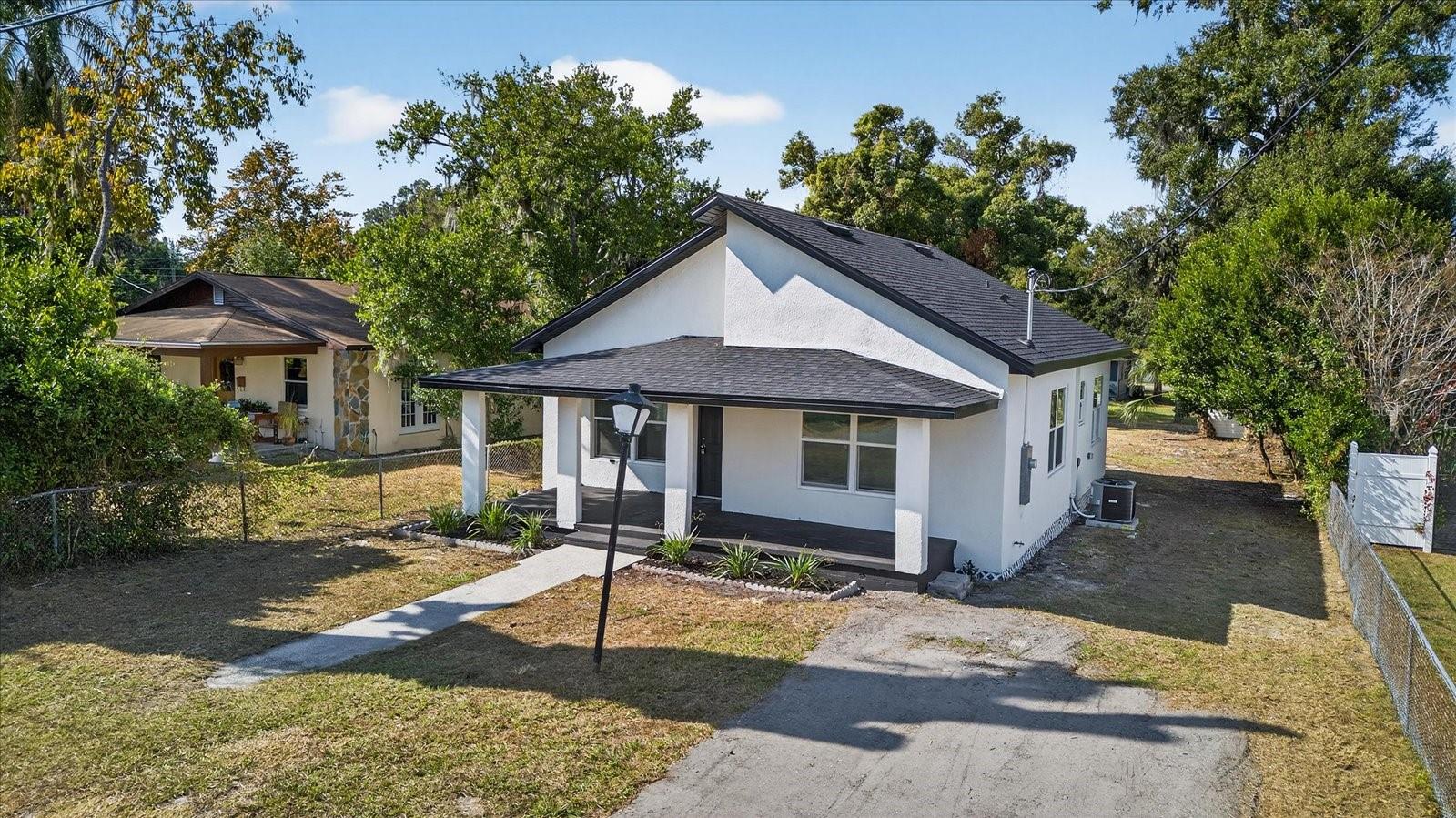 Image 2 of 36 For 1305 Burton Street