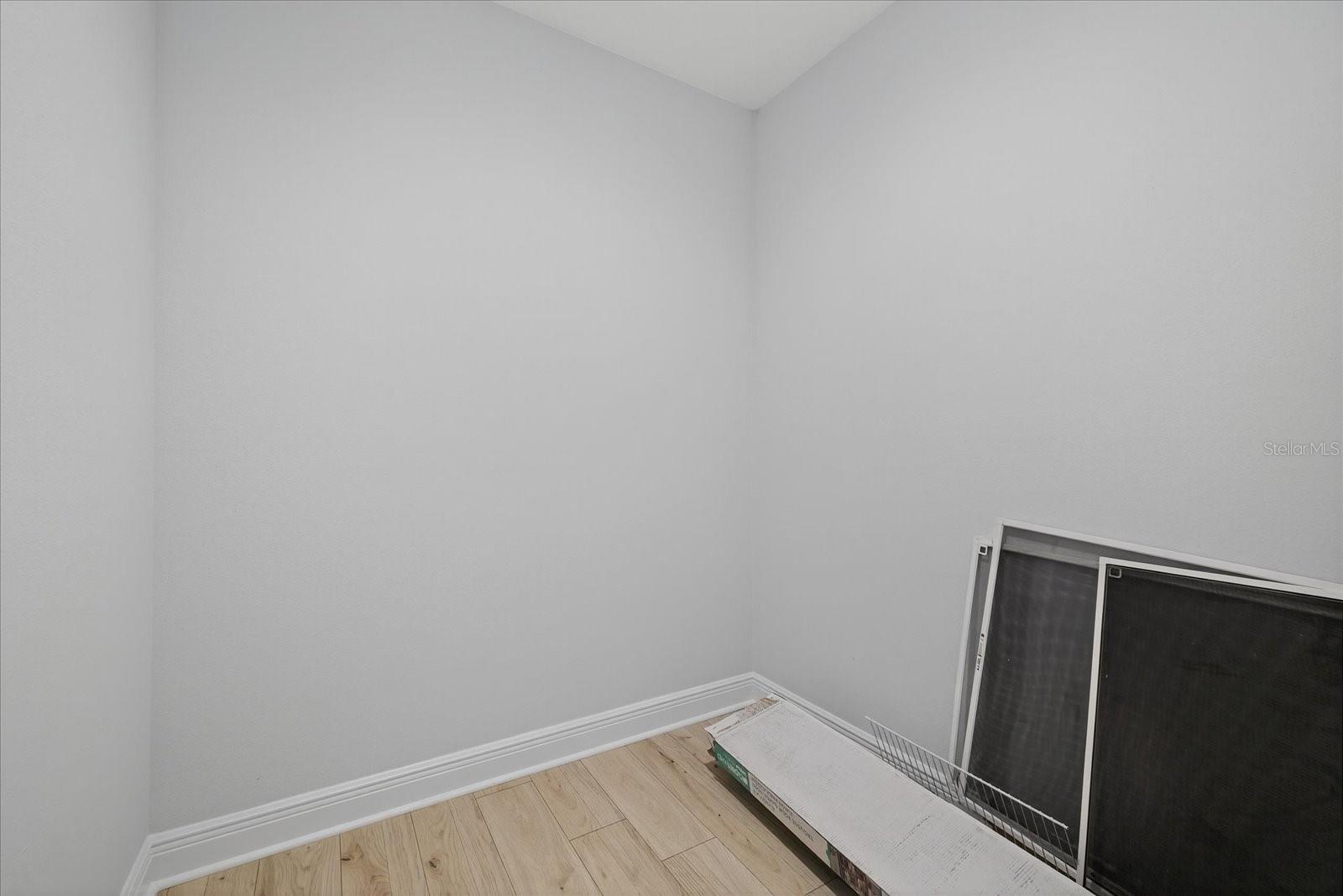 Image 25 of 36 For 1305 Burton Street