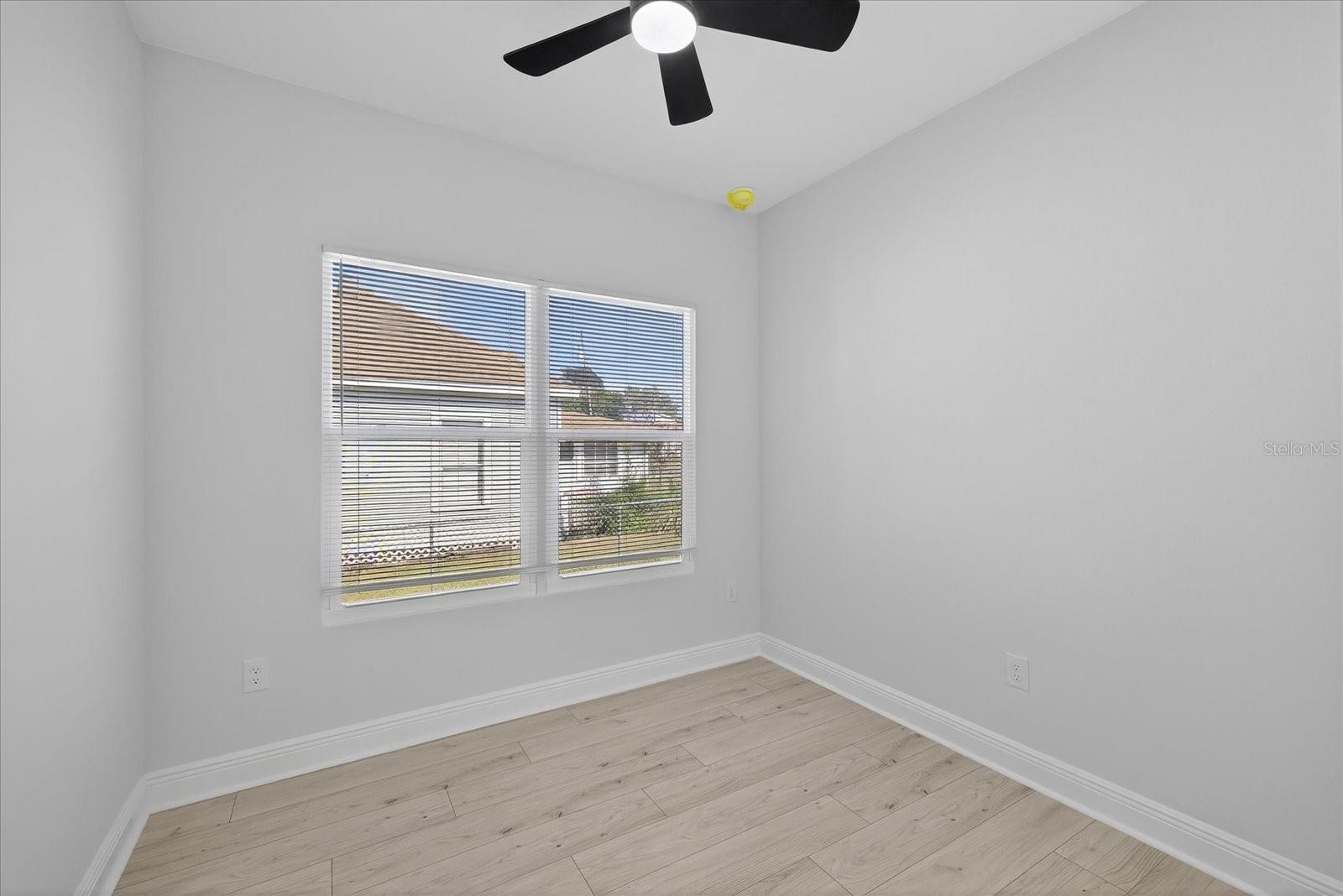 Image 26 of 36 For 1305 Burton Street