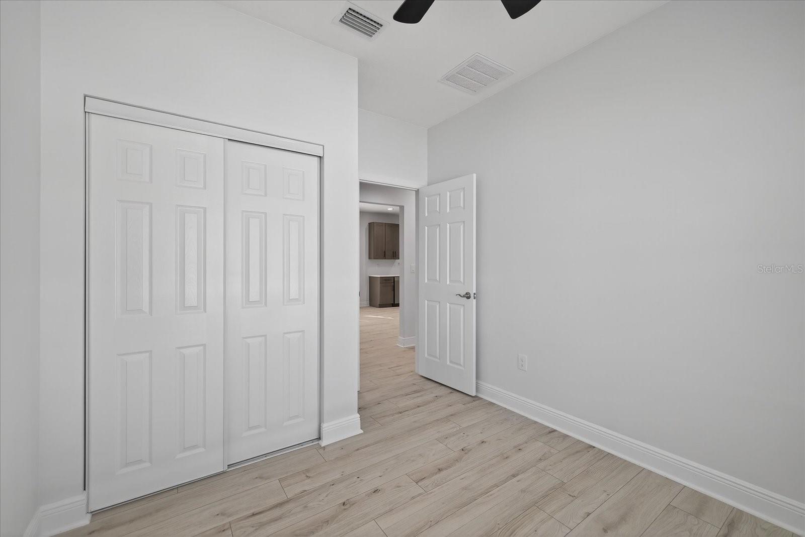 Image 27 of 36 For 1305 Burton Street