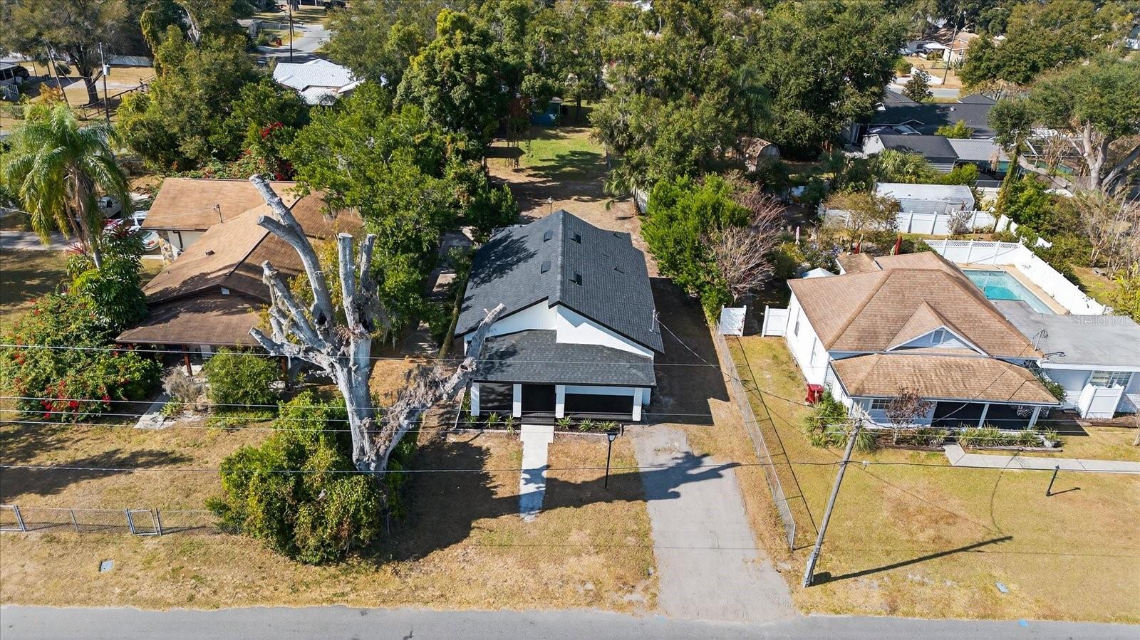 Image 3 of 36 For 1305 Burton Street